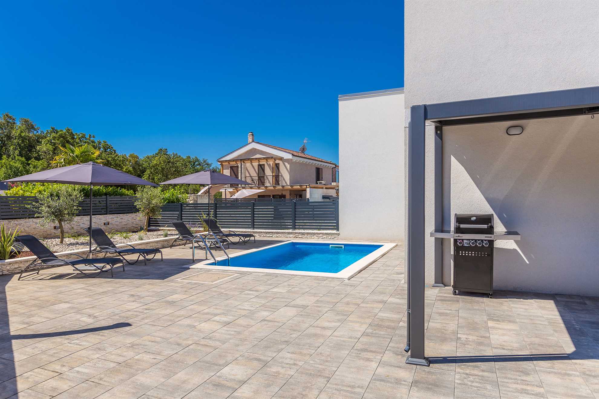 Holiday house SUNLIGHT with heated pool