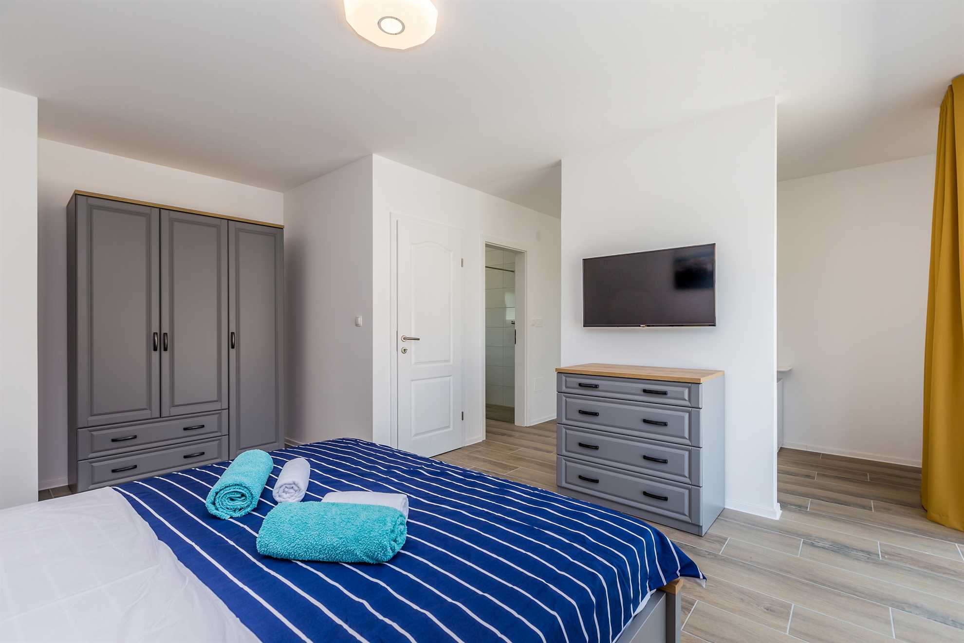 Holiday house SUNLIGHT with heated pool