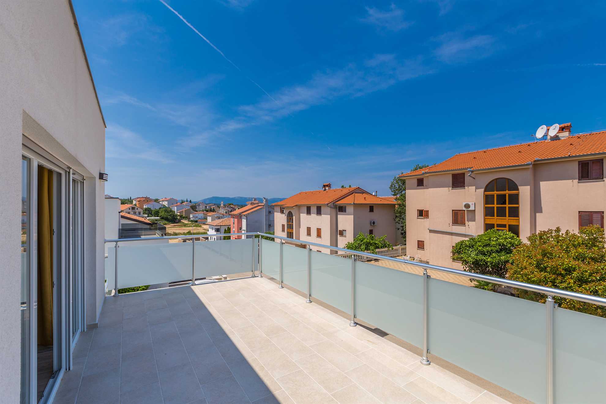 Holiday house SUNLIGHT with heated pool