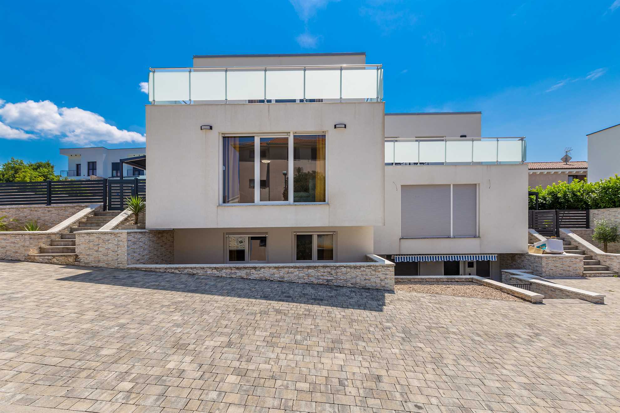 Holiday house SUNLIGHT with heated pool