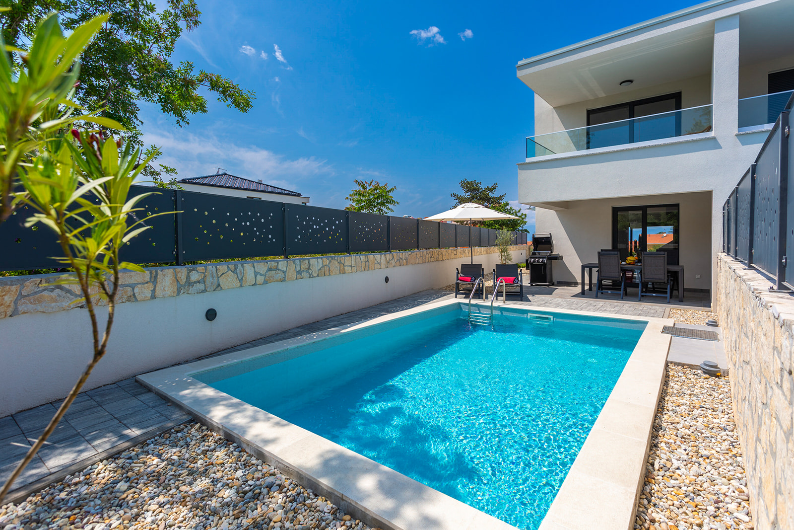 Villa LARUS mit privatem Pool