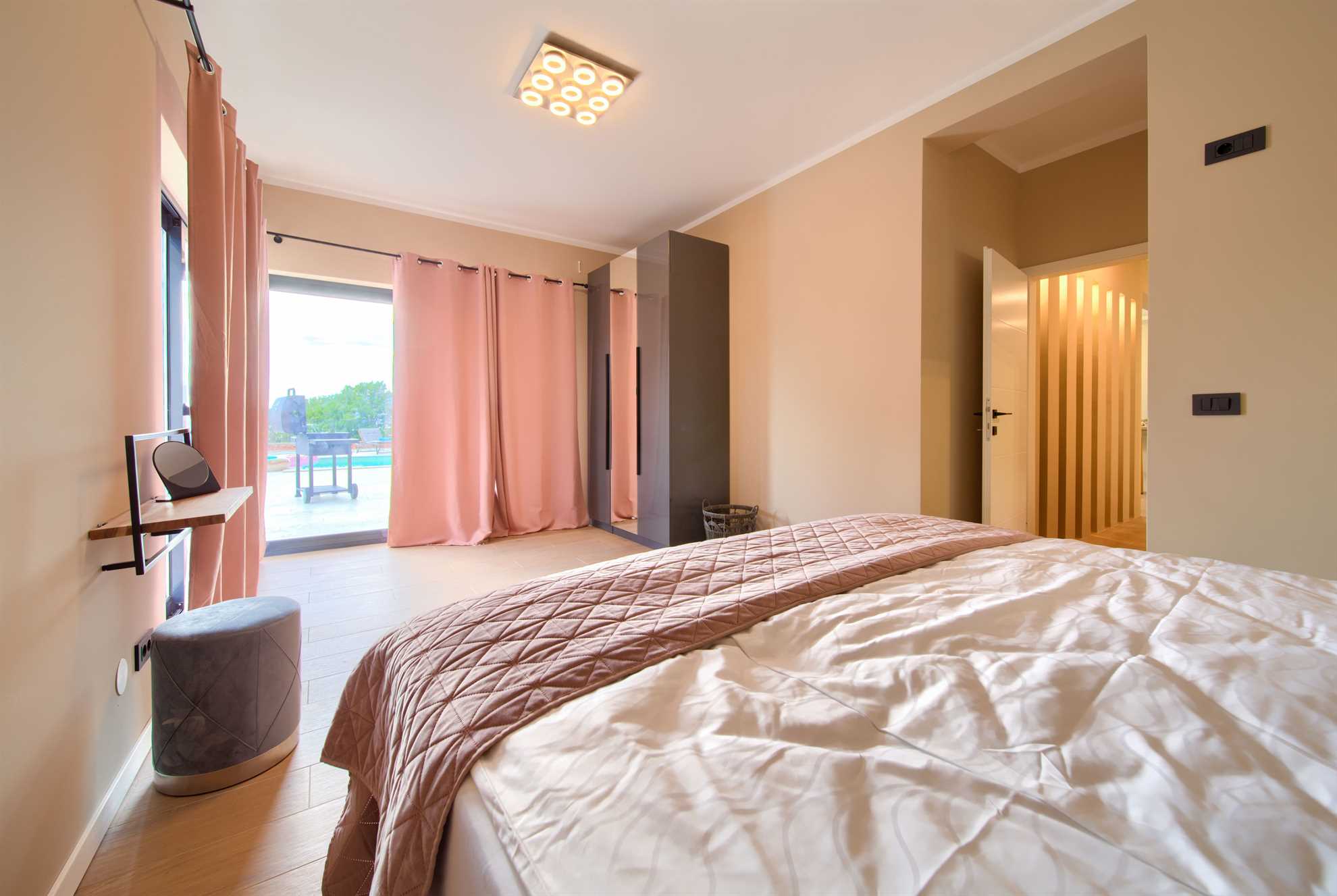 Villa MAGNIFICA s bazenom