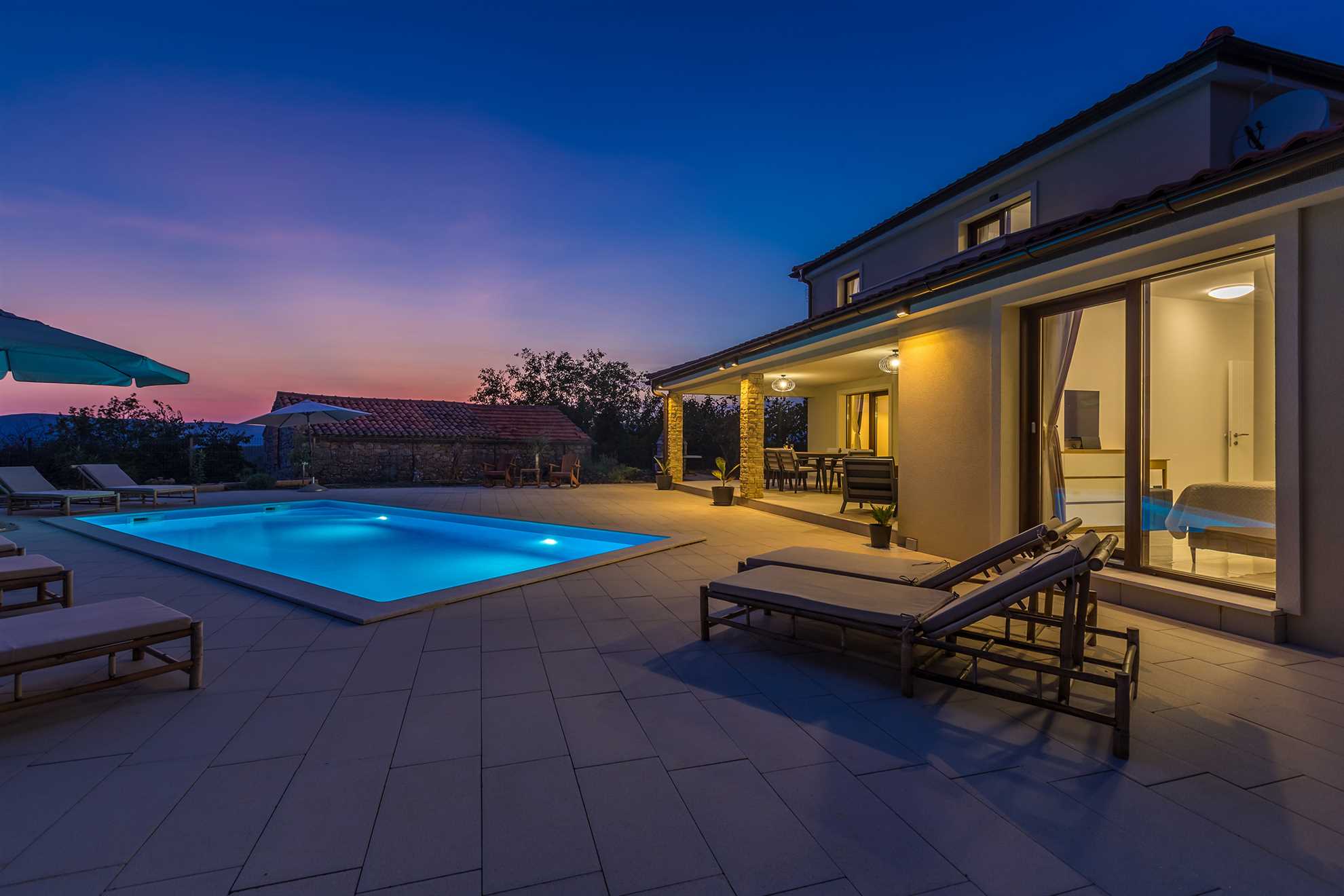 Ferienhaus LUNA mit Pool