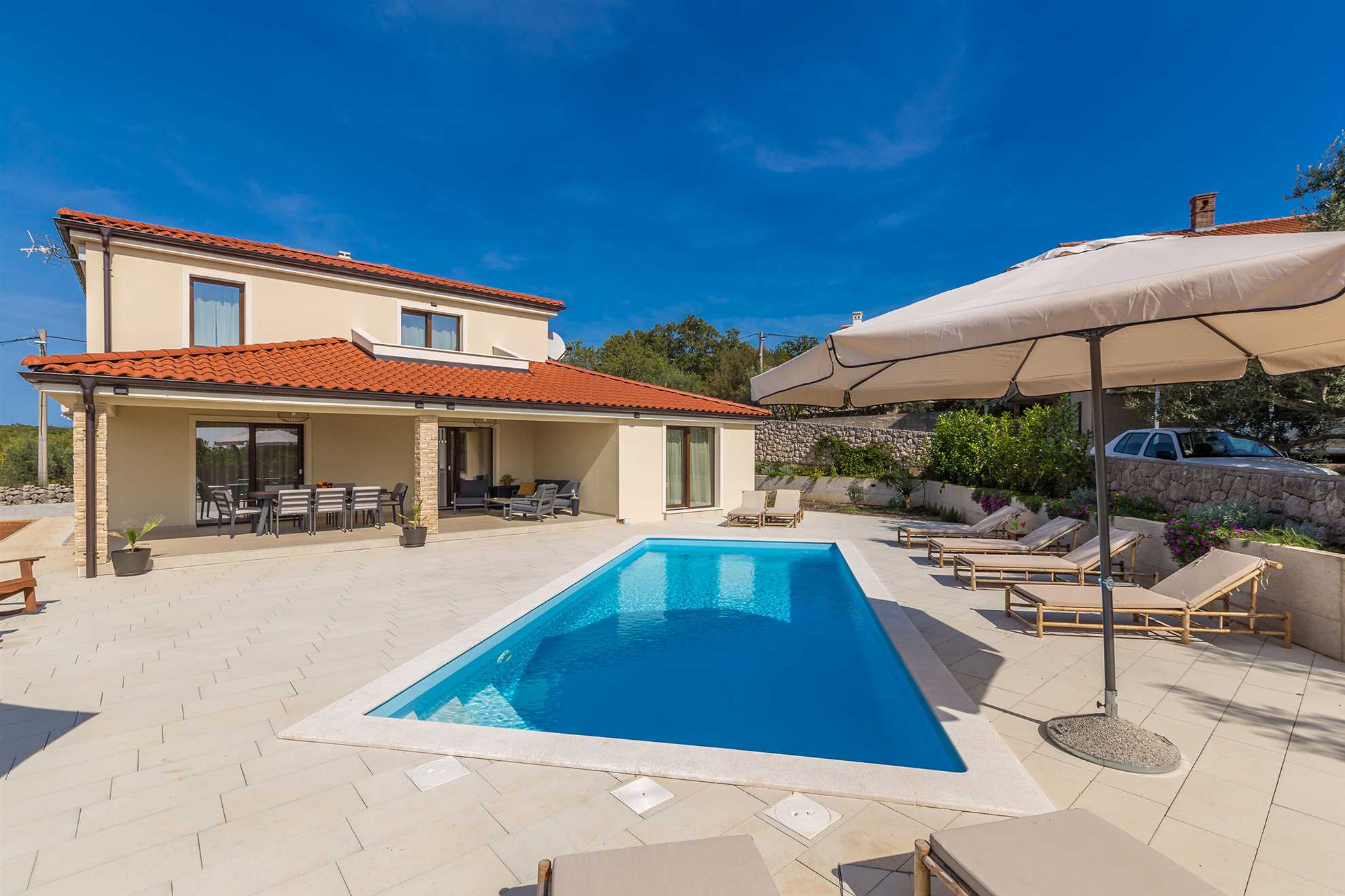Ferienhaus LUNA mit Pool