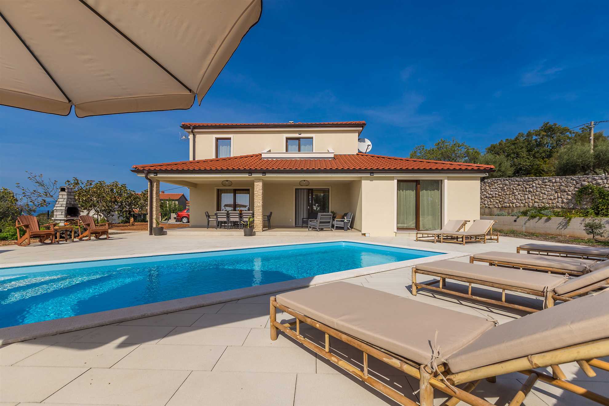 Ferienhaus LUNA mit Pool