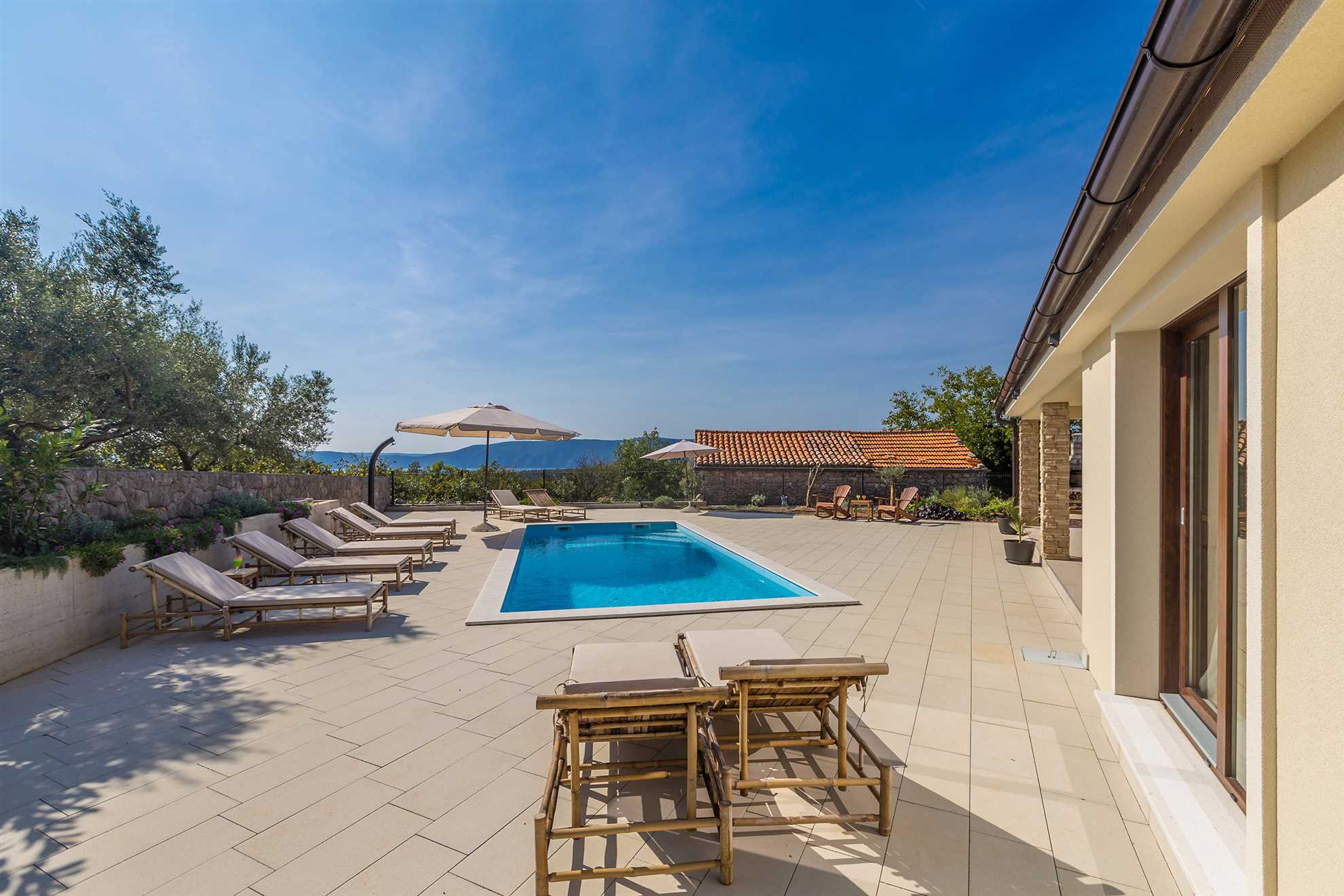 Ferienhaus LUNA mit Pool