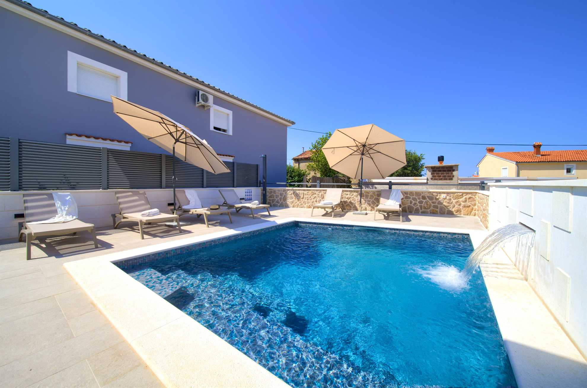 Villa QUARNARO mit beheiztem Pool