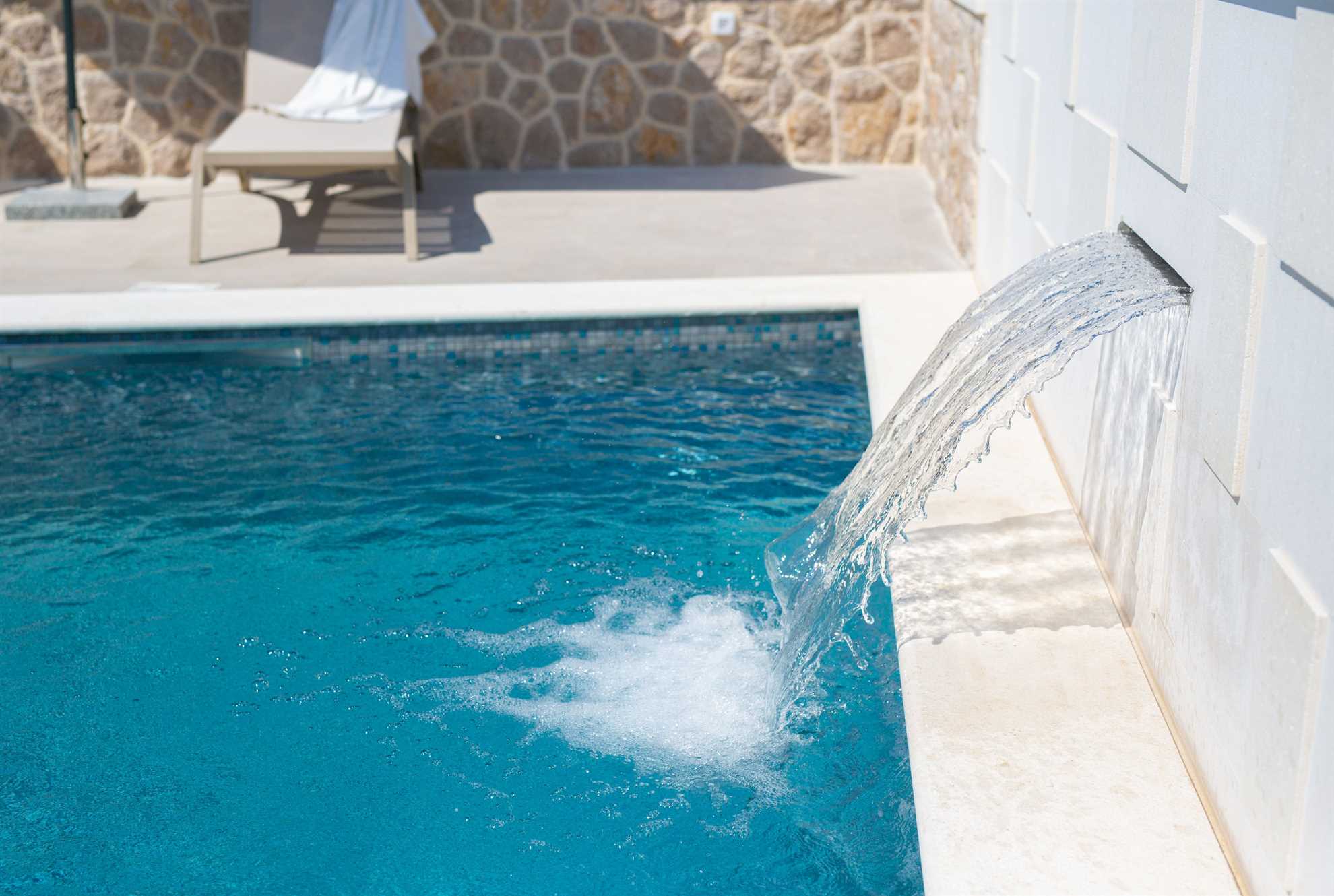 Villa QUARNARO mit beheiztem Pool