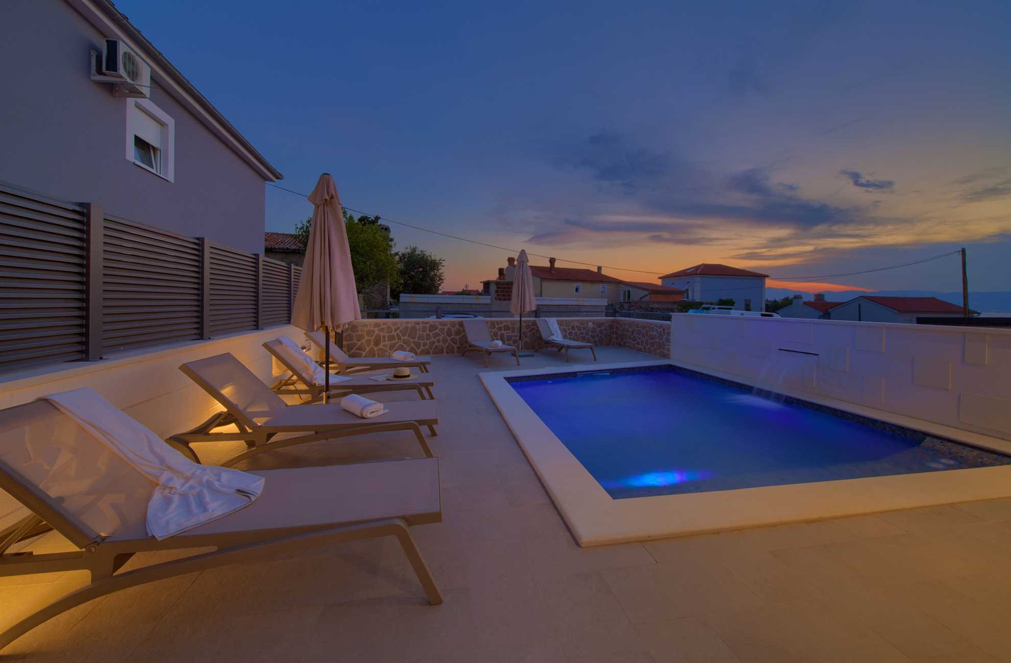 Villa QUARNARO mit beheiztem Pool