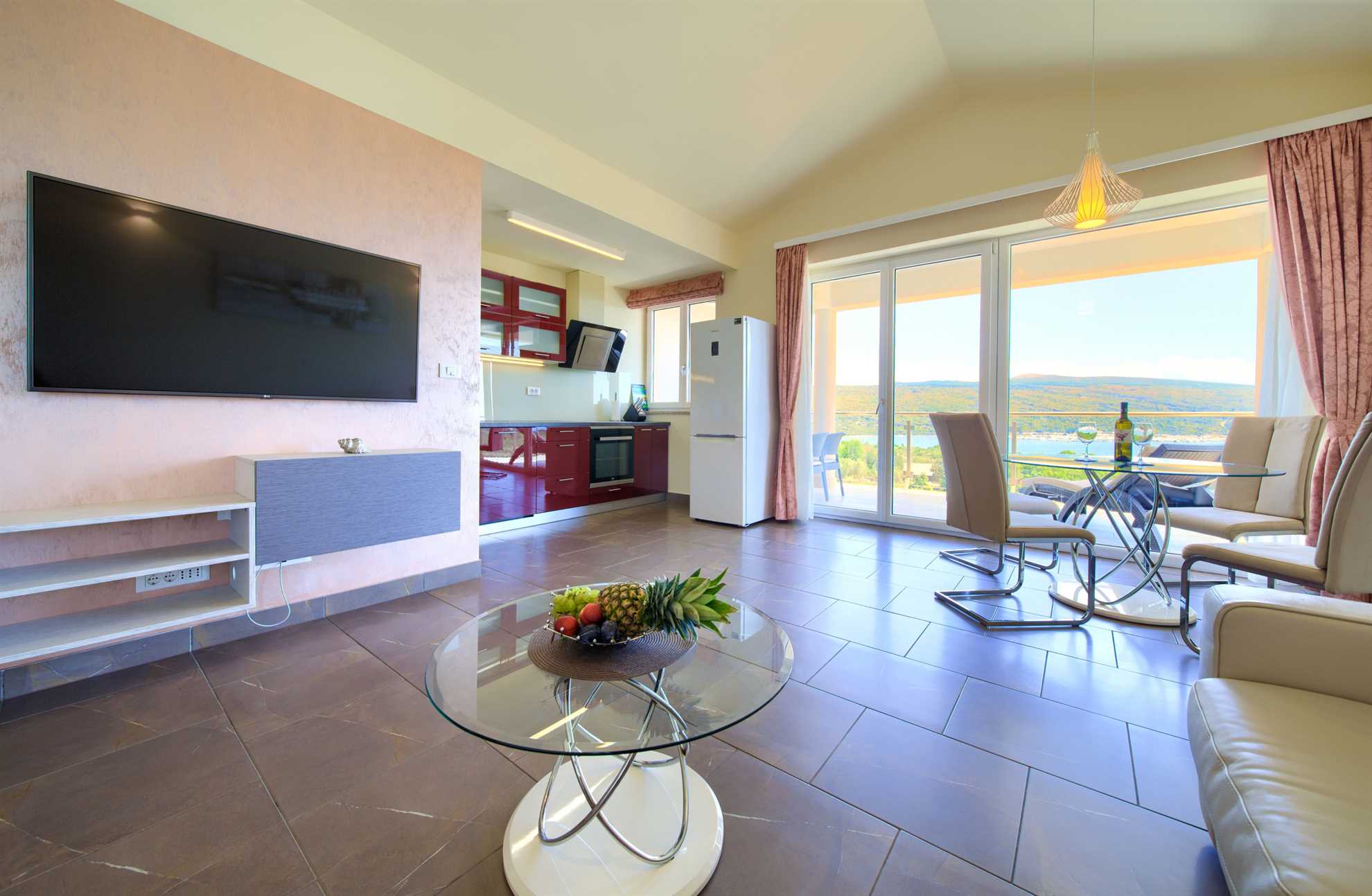 Apartment ROYAL 1 with pool and jacuzzi