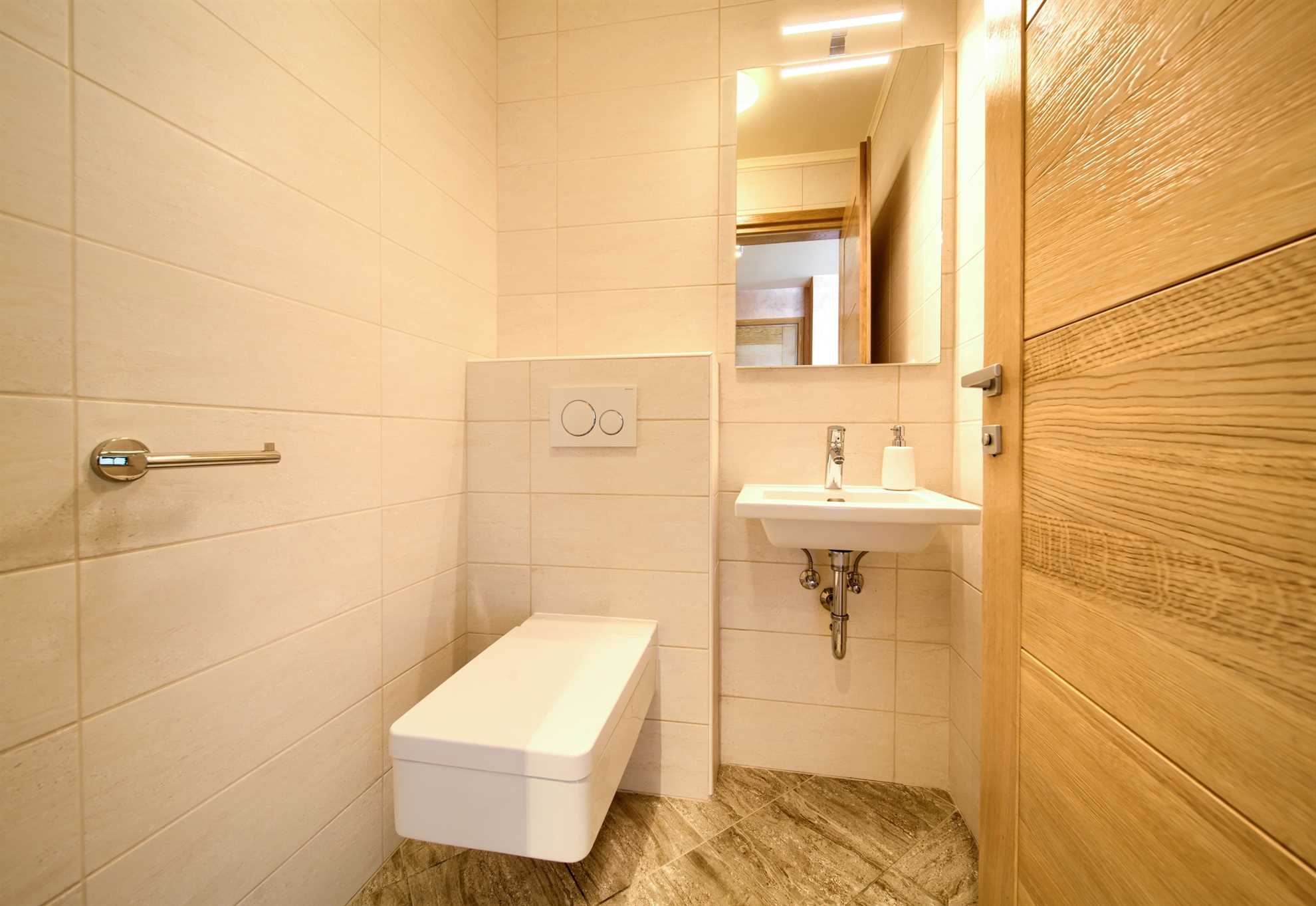 Apartment ROYAL 1 with pool and jacuzzi