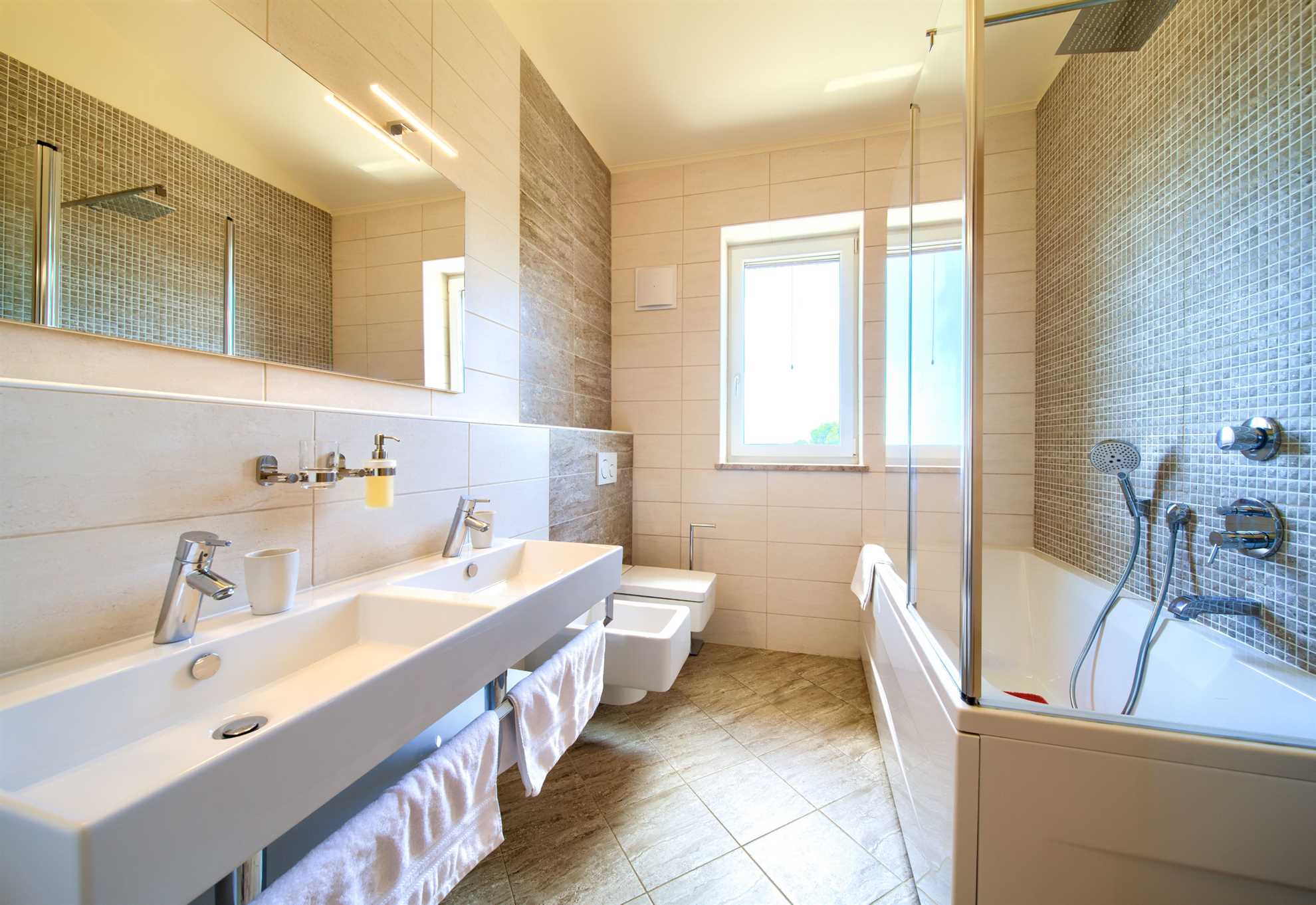 Apartment ROYAL 1 with pool and jacuzzi