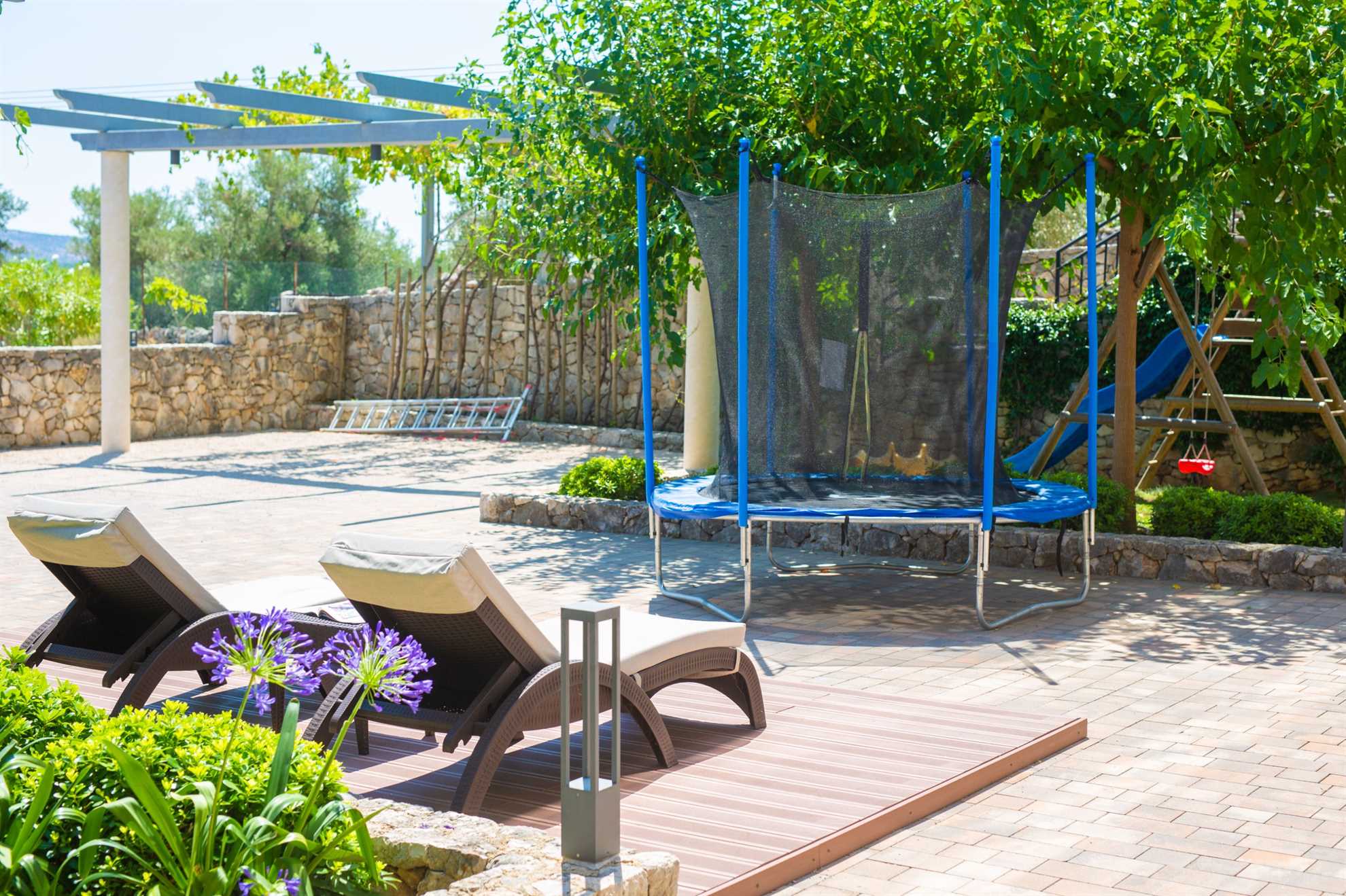 Apartment ROYAL 1 with pool and jacuzzi