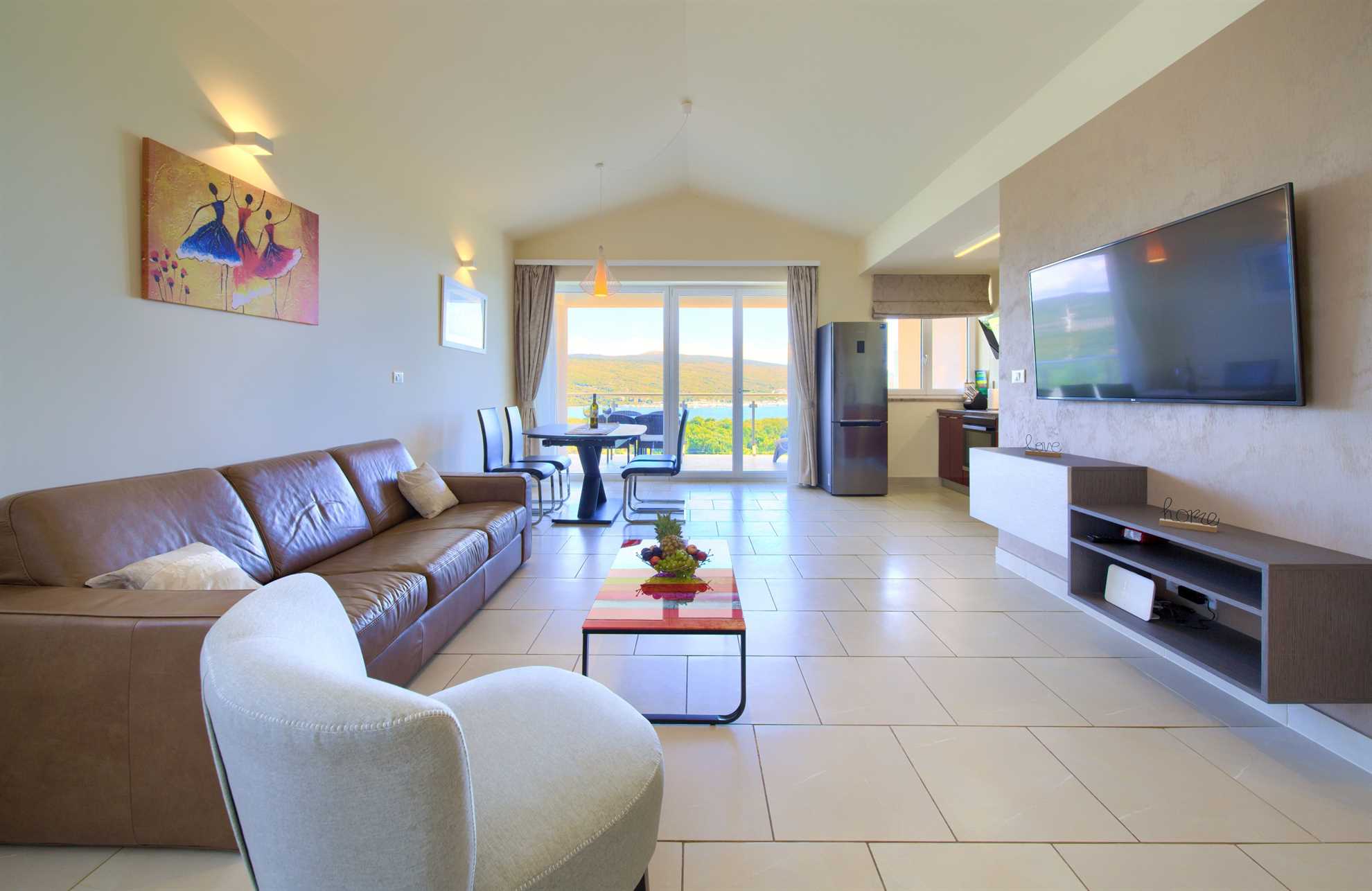 Apartment ROYAL 2 with pool and jacuzzi