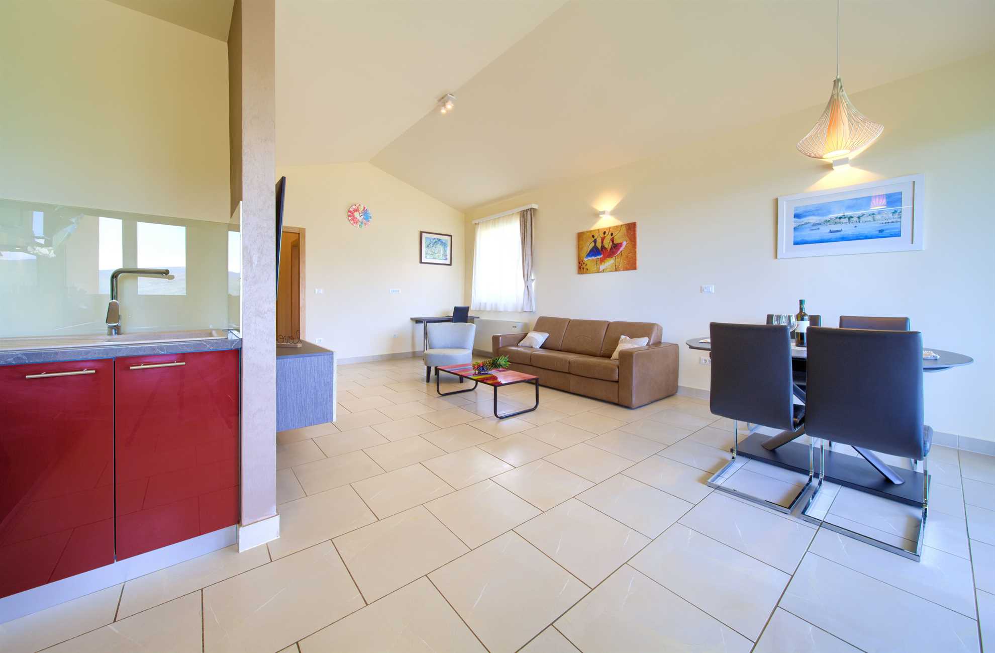 Apartment ROYAL 2 with pool and jacuzzi