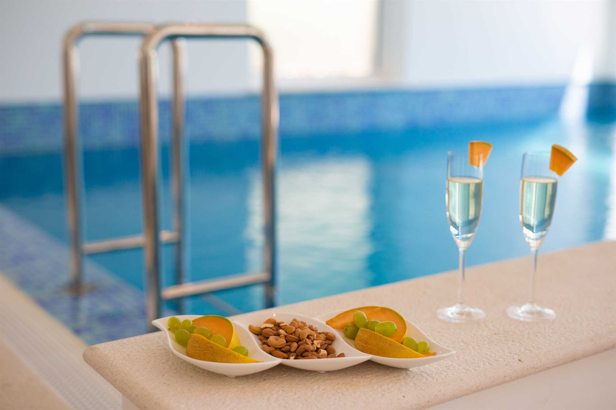 Apartment ROYAL 2 with pool and jacuzzi