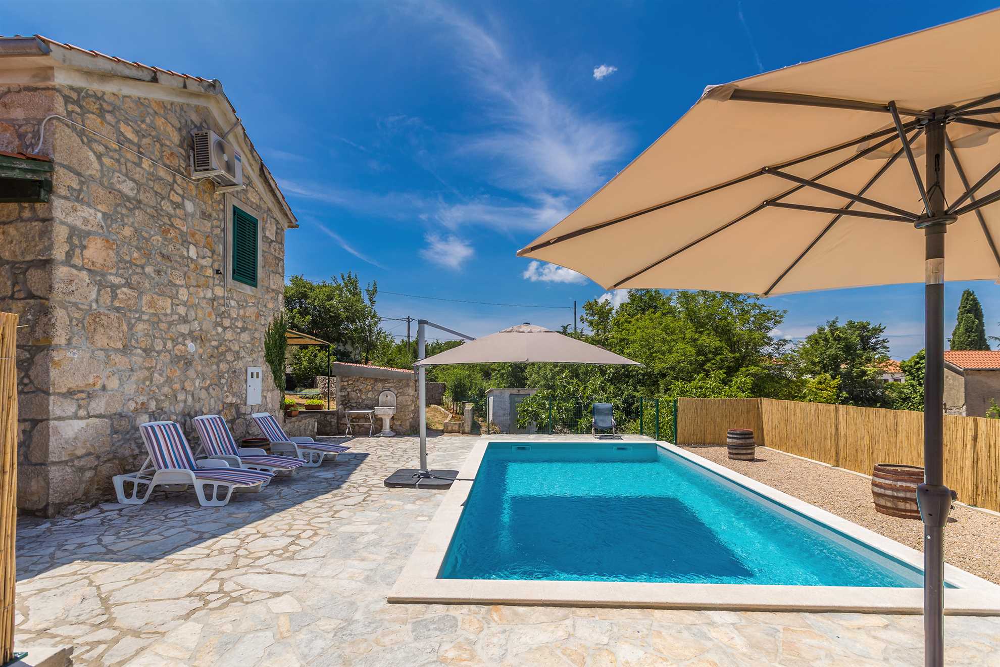 Ferienhaus EDEN mit privatem Pool