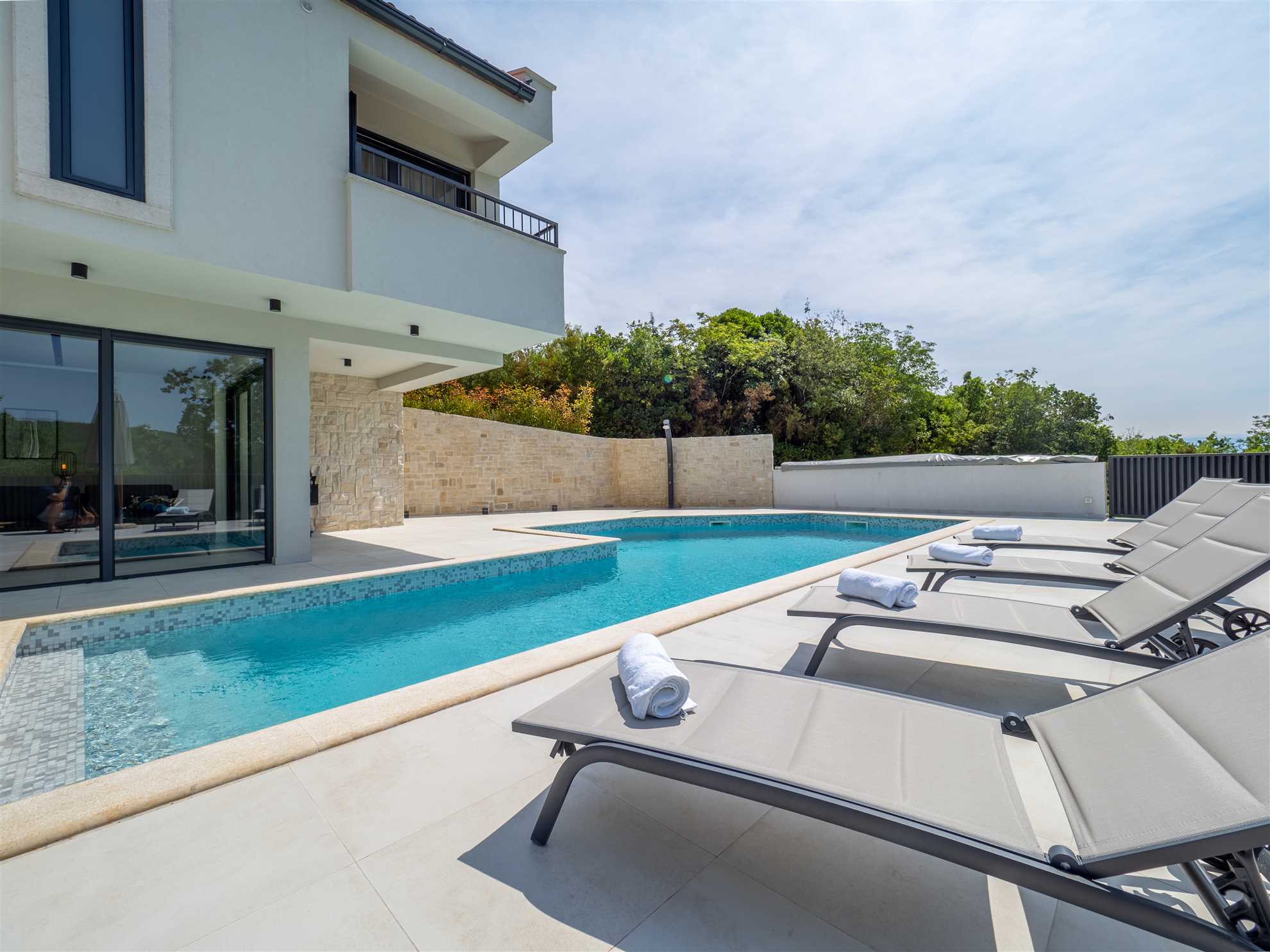Beautiful Villa TIMES with heated pool