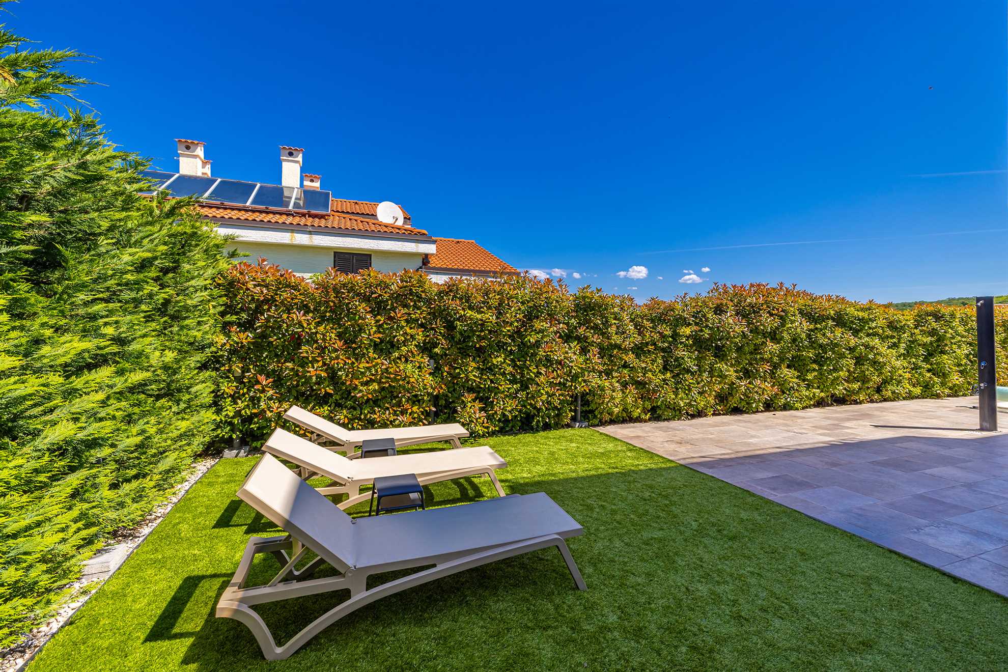 Apartment SIORA with heated pool