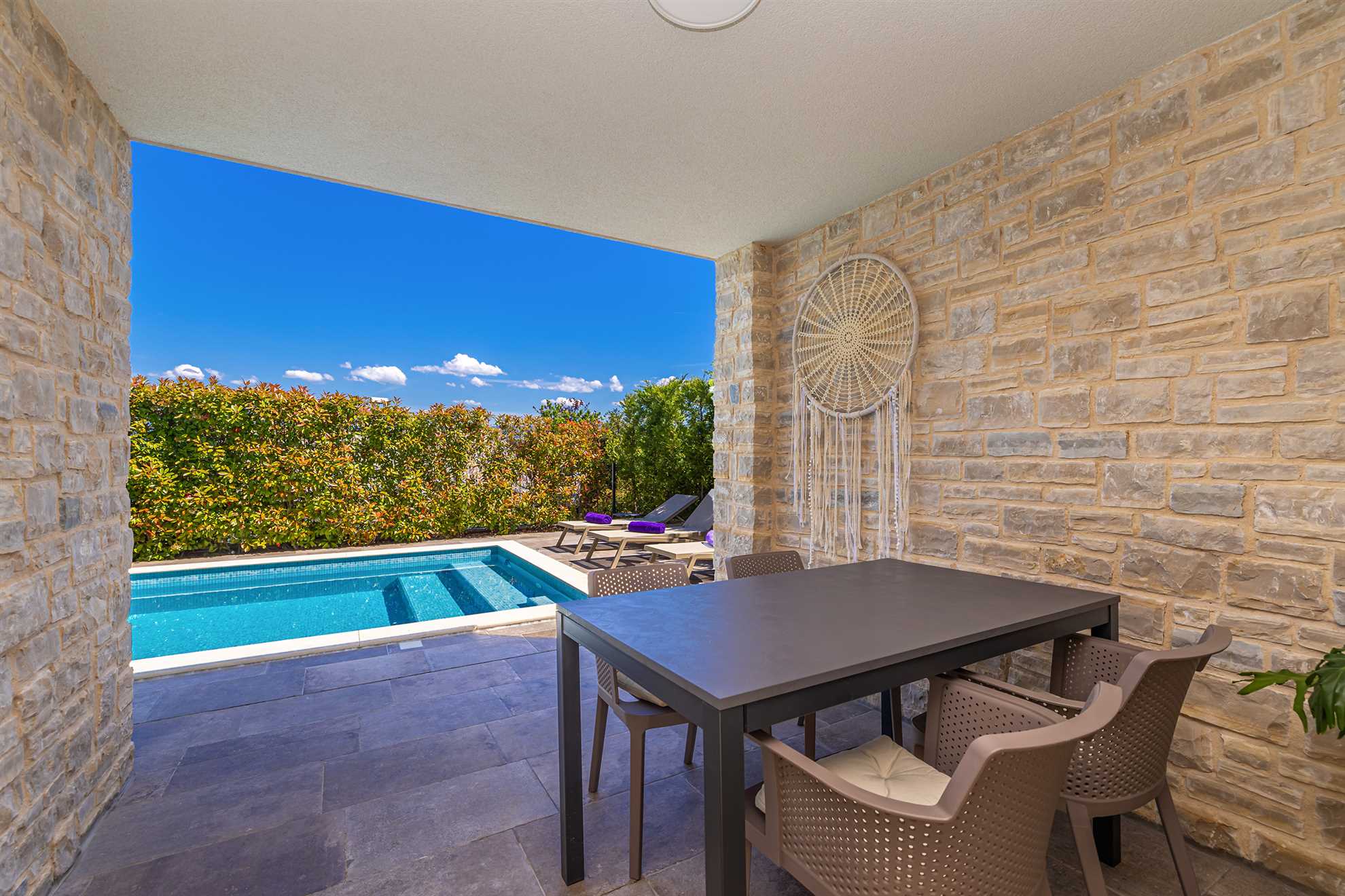 Apartment SIORA with heated pool