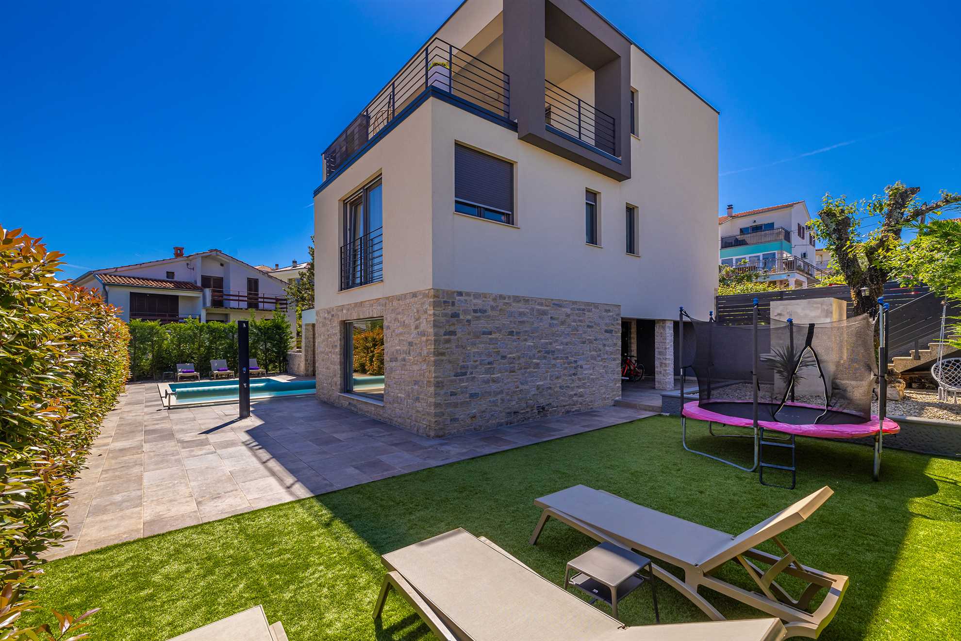 Apartment SIORA with heated pool