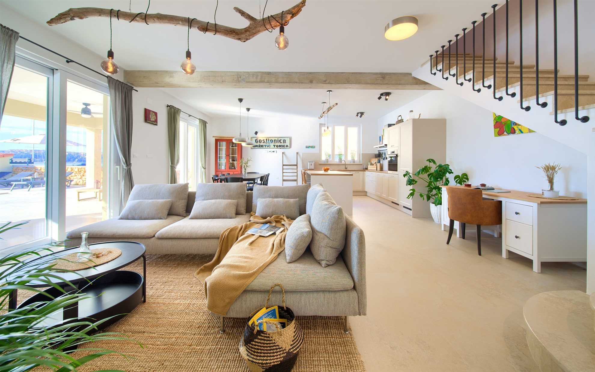 Vila BEACHFRONT s grijanim bazenom