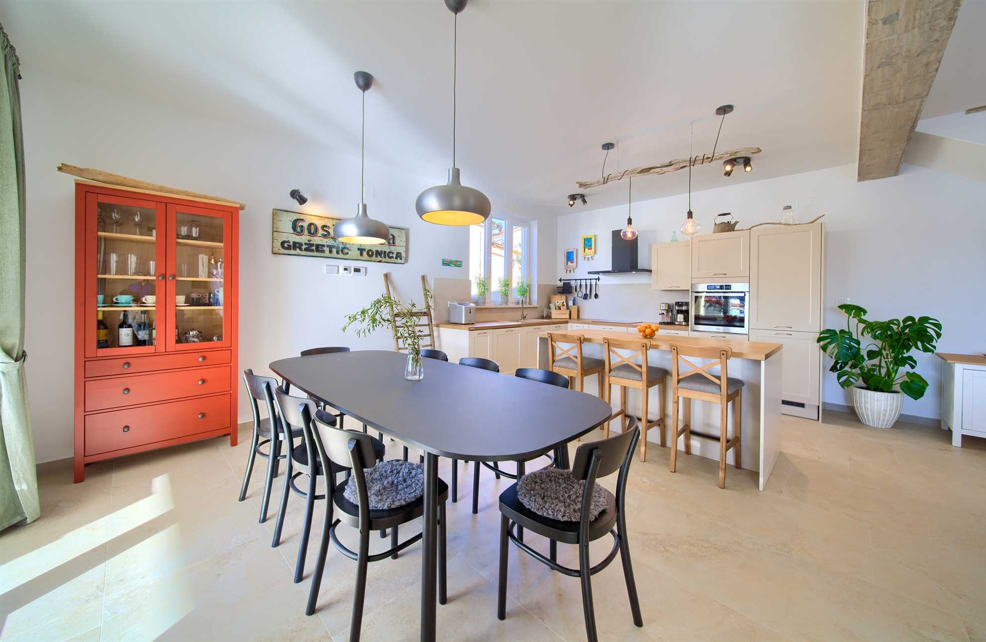 Vila BEACHFRONT s grijanim bazenom