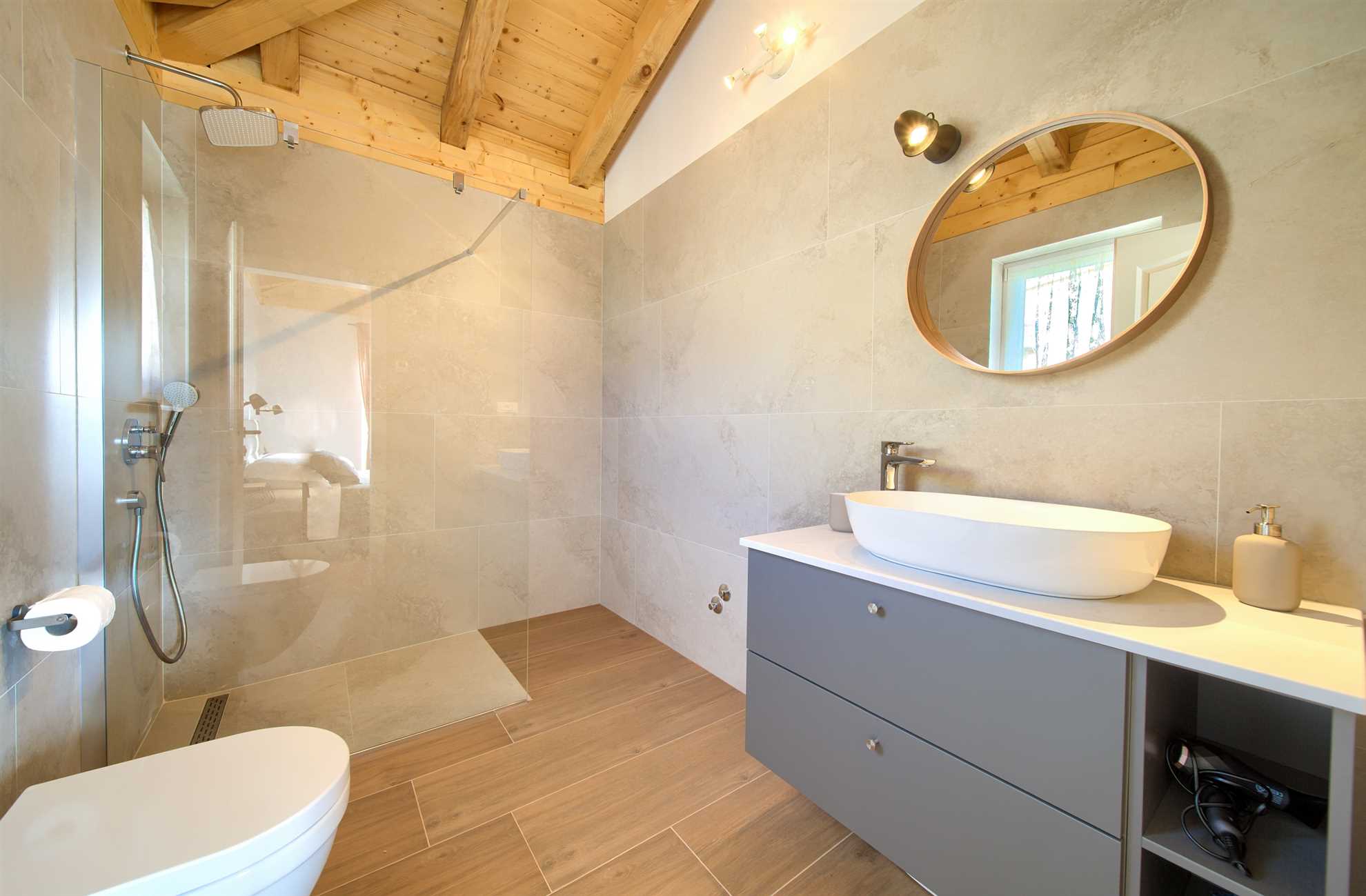 Vila BEACHFRONT s grijanim bazenom