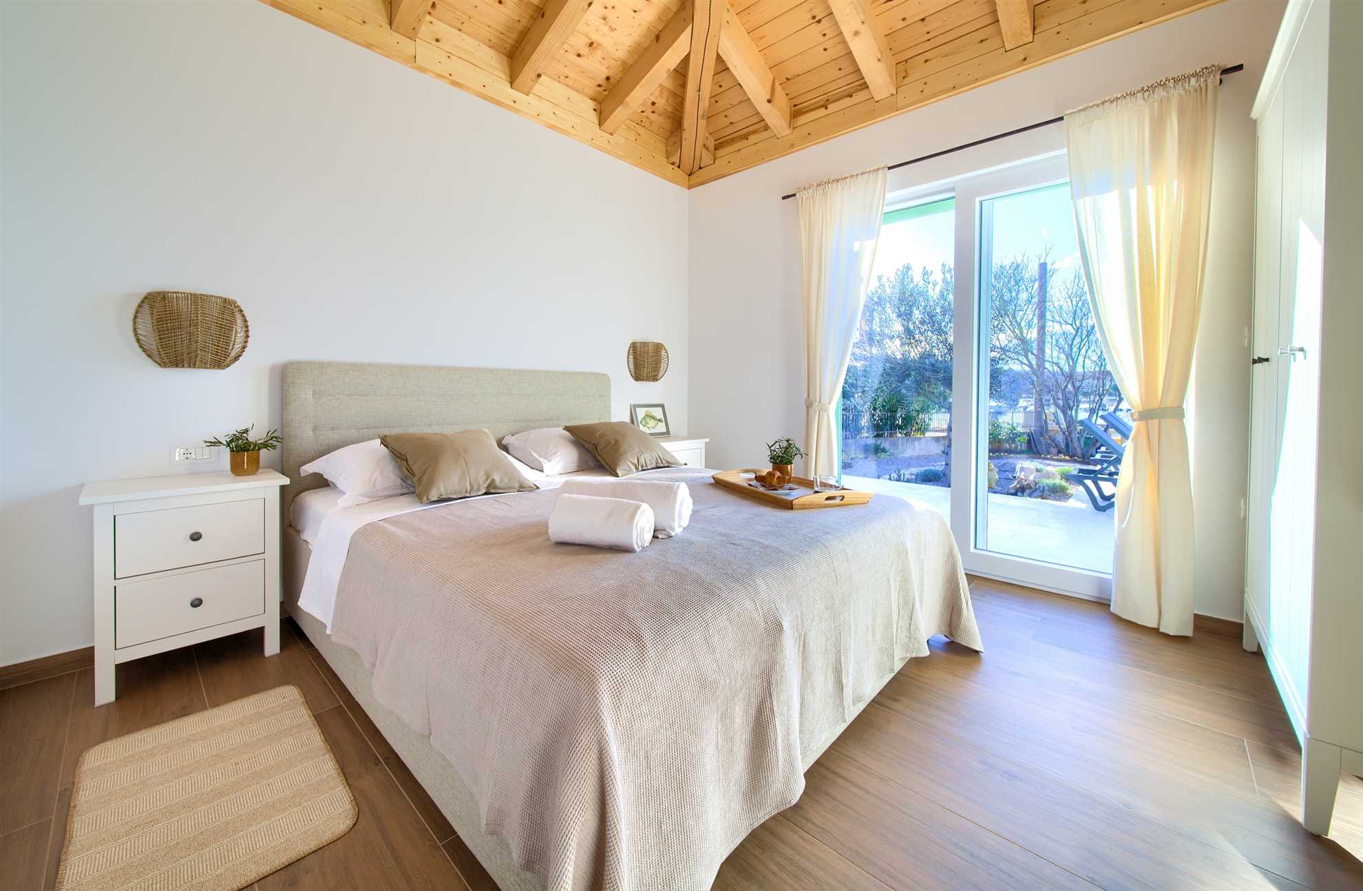 Vila BEACHFRONT s grijanim bazenom