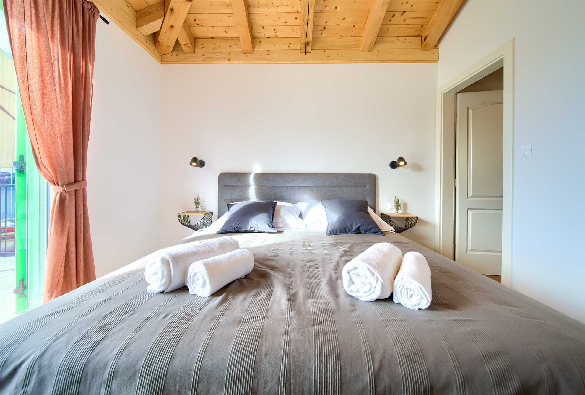 Vila BEACHFRONT s grijanim bazenom