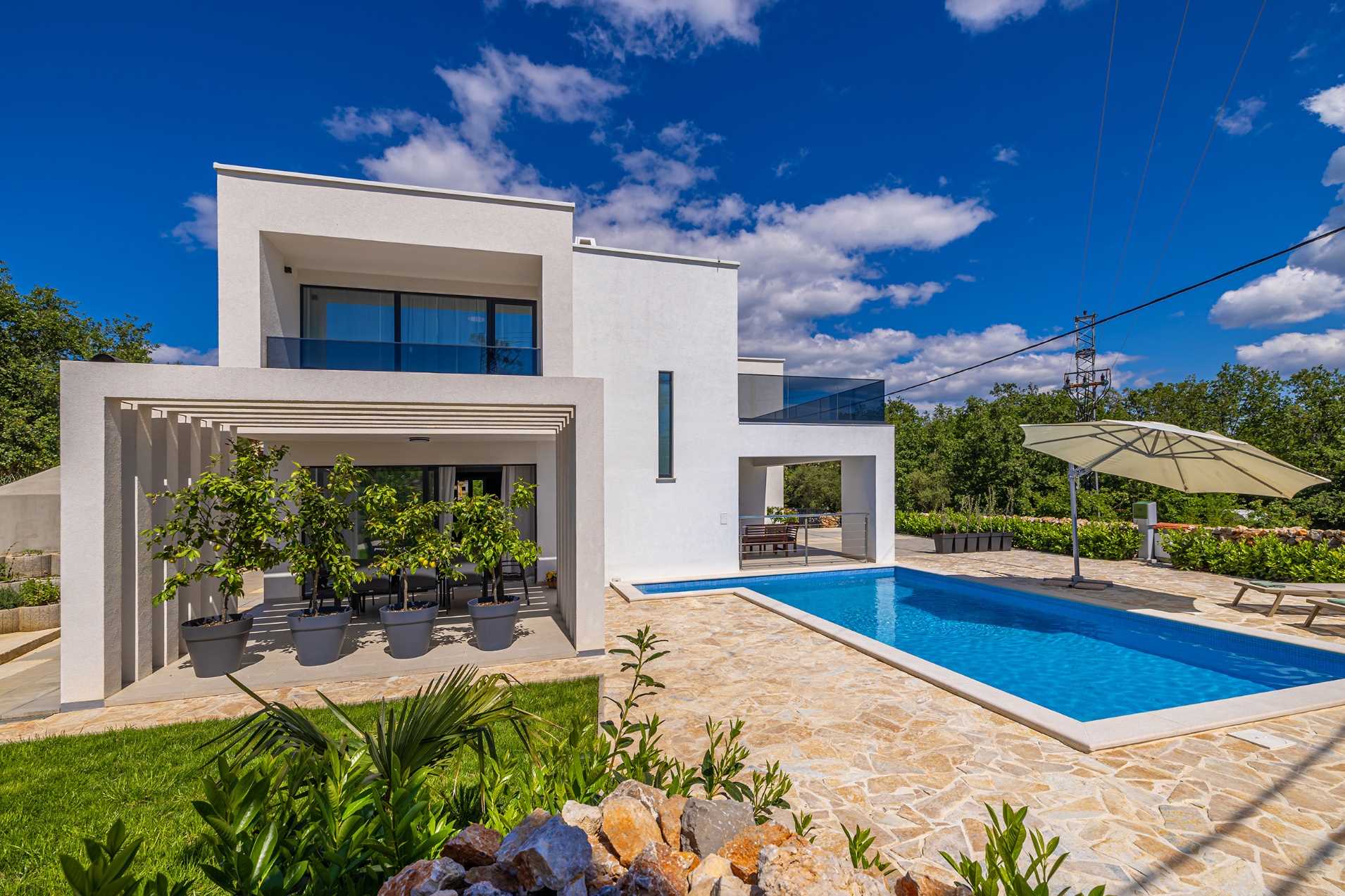 Villa SPLENDIDA con piscina privata