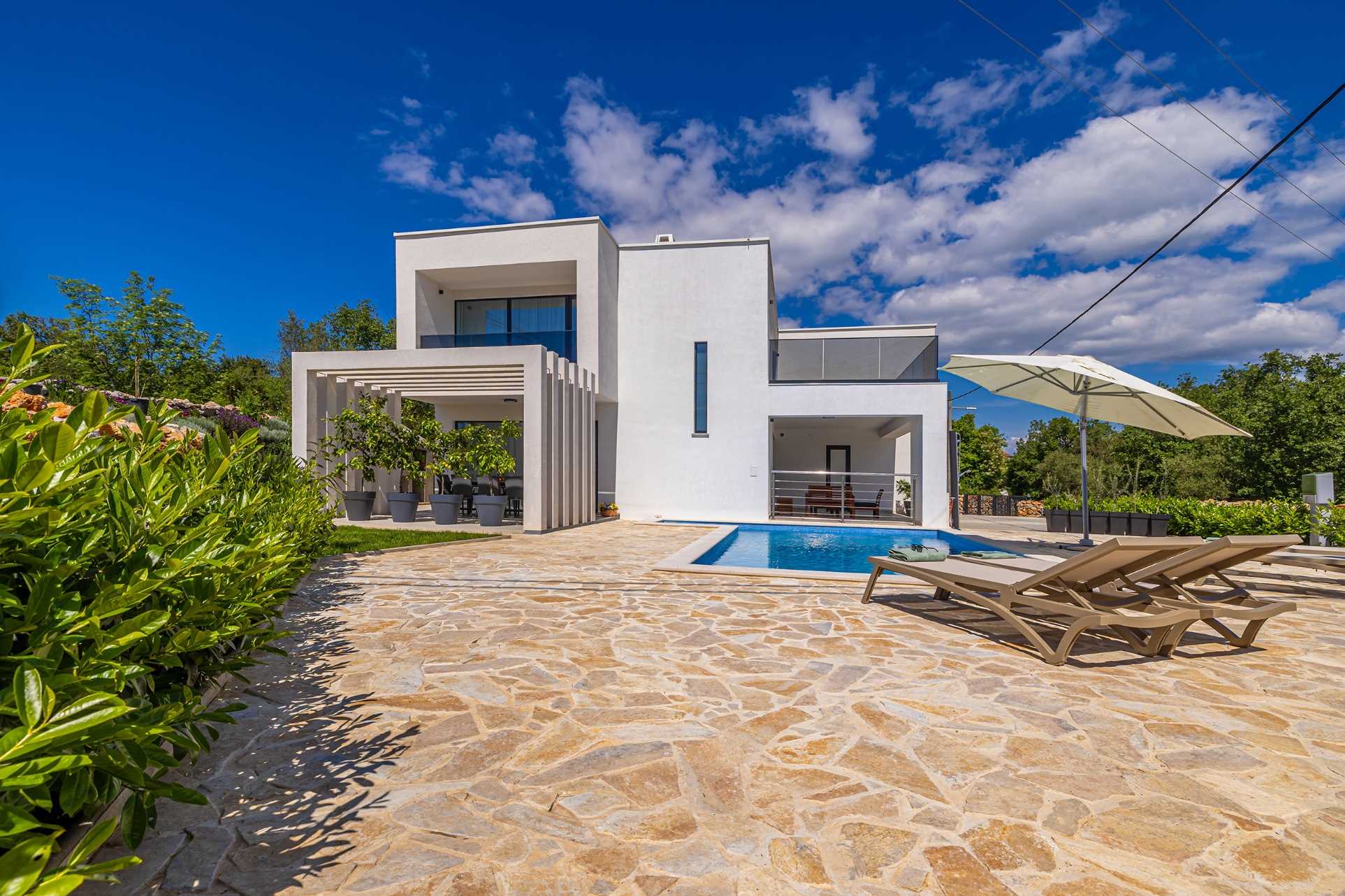 Villa SPLENDIDA con piscina privata