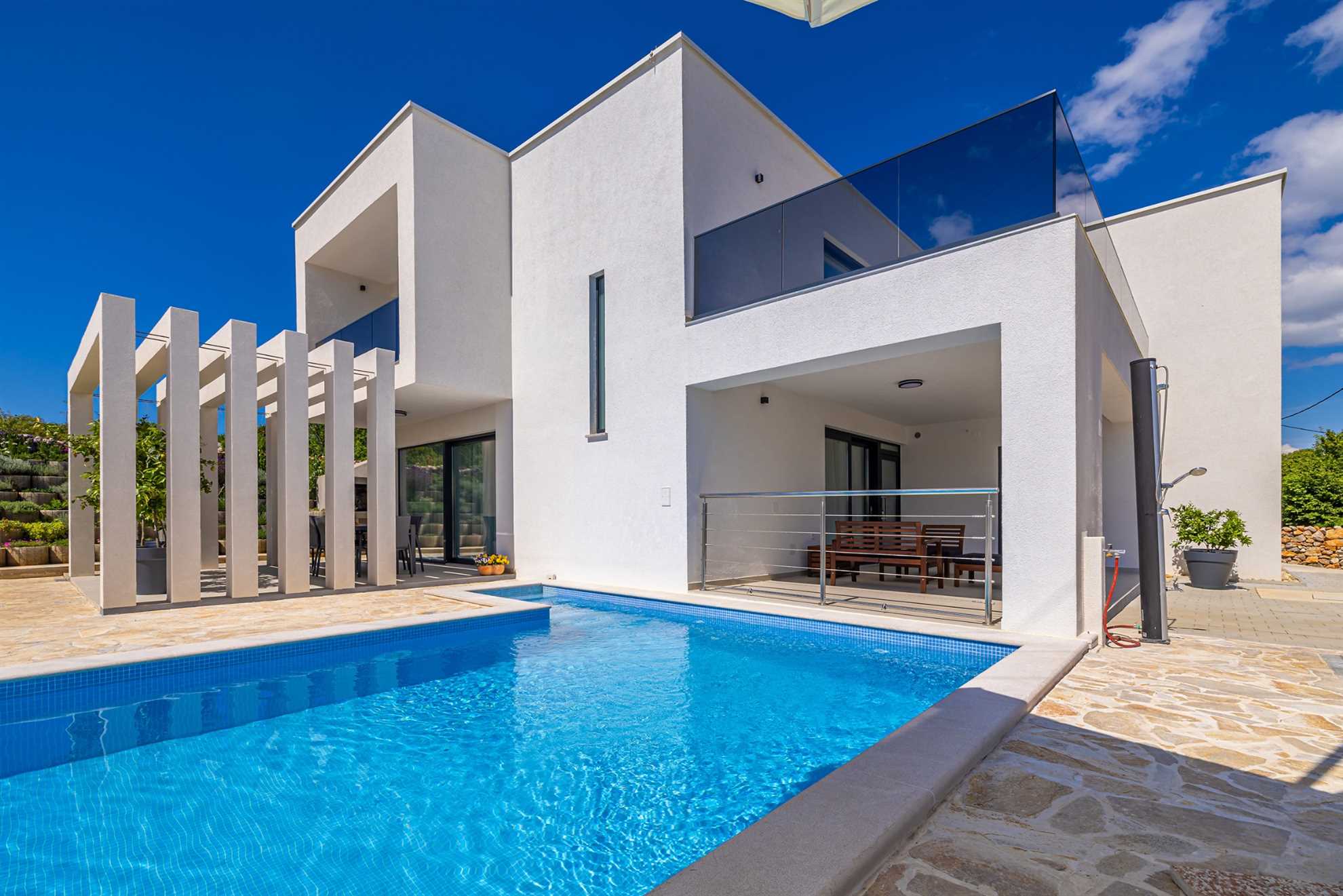 Villa SPLENDIDA con piscina privata