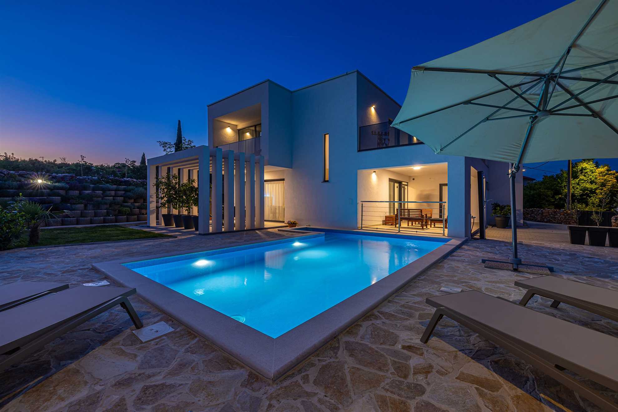 Villa SPLENDIDA con piscina privata