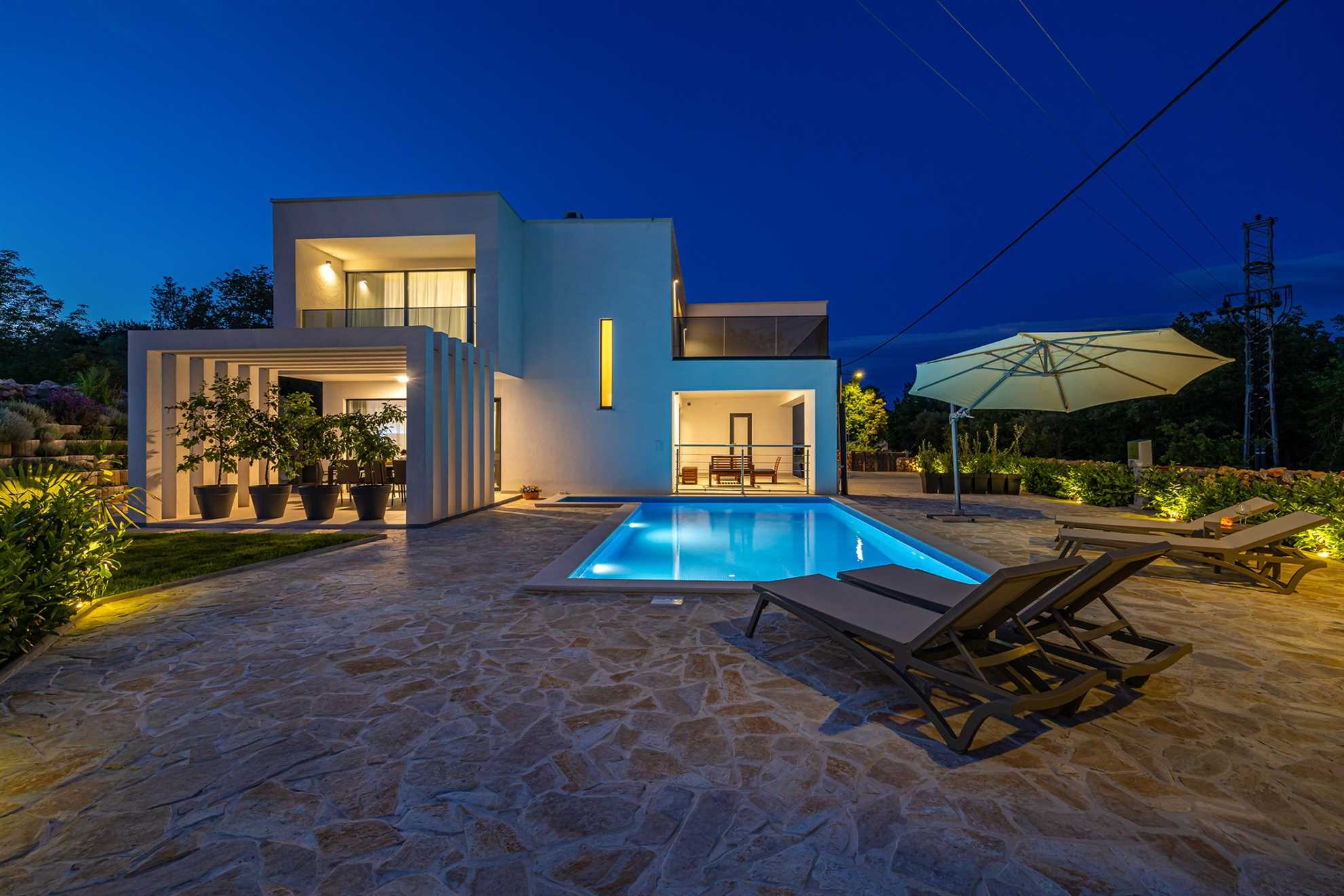 Villa SPLENDIDA con piscina privata