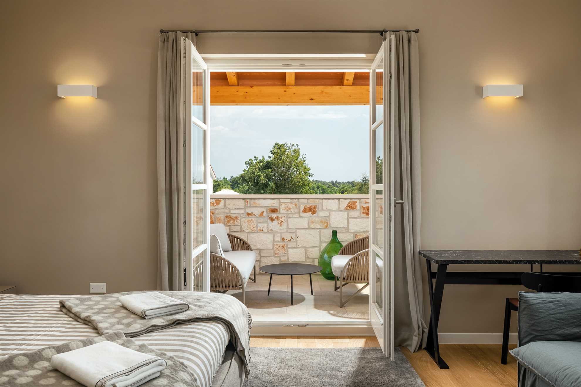 Villa Veronika – Design Steinvilla der Ruhe