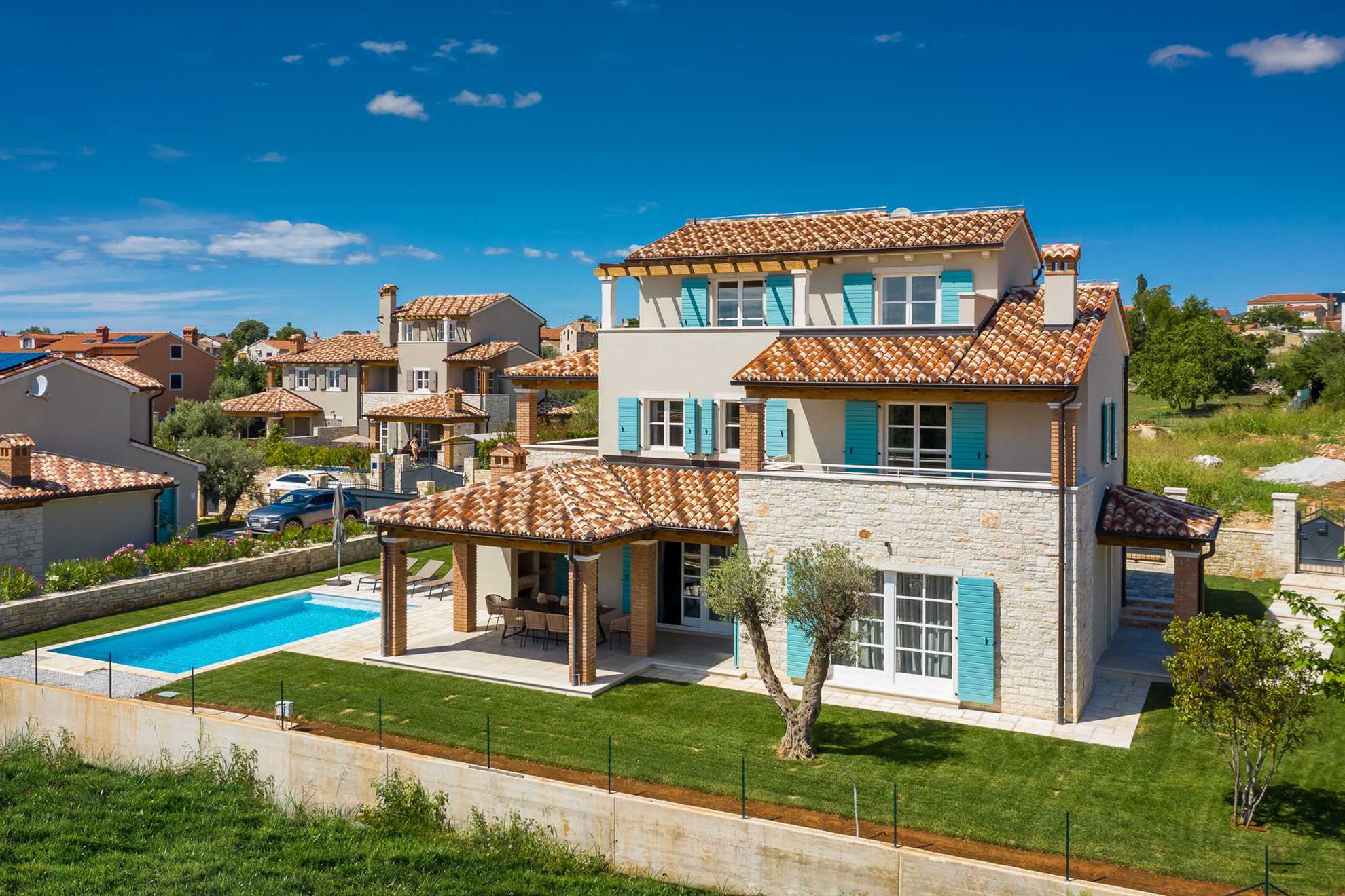 Villa Oaza – Eine steinerne Oase mit Blick auf das Meer