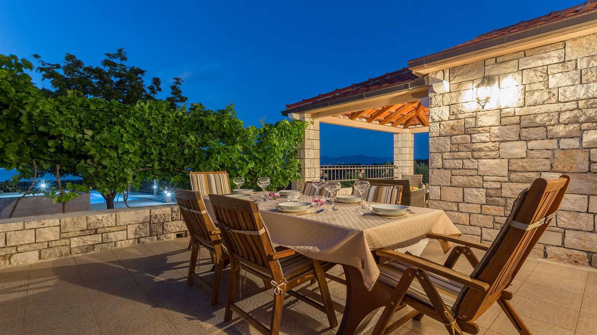 Lovely traditional stone villa on the island