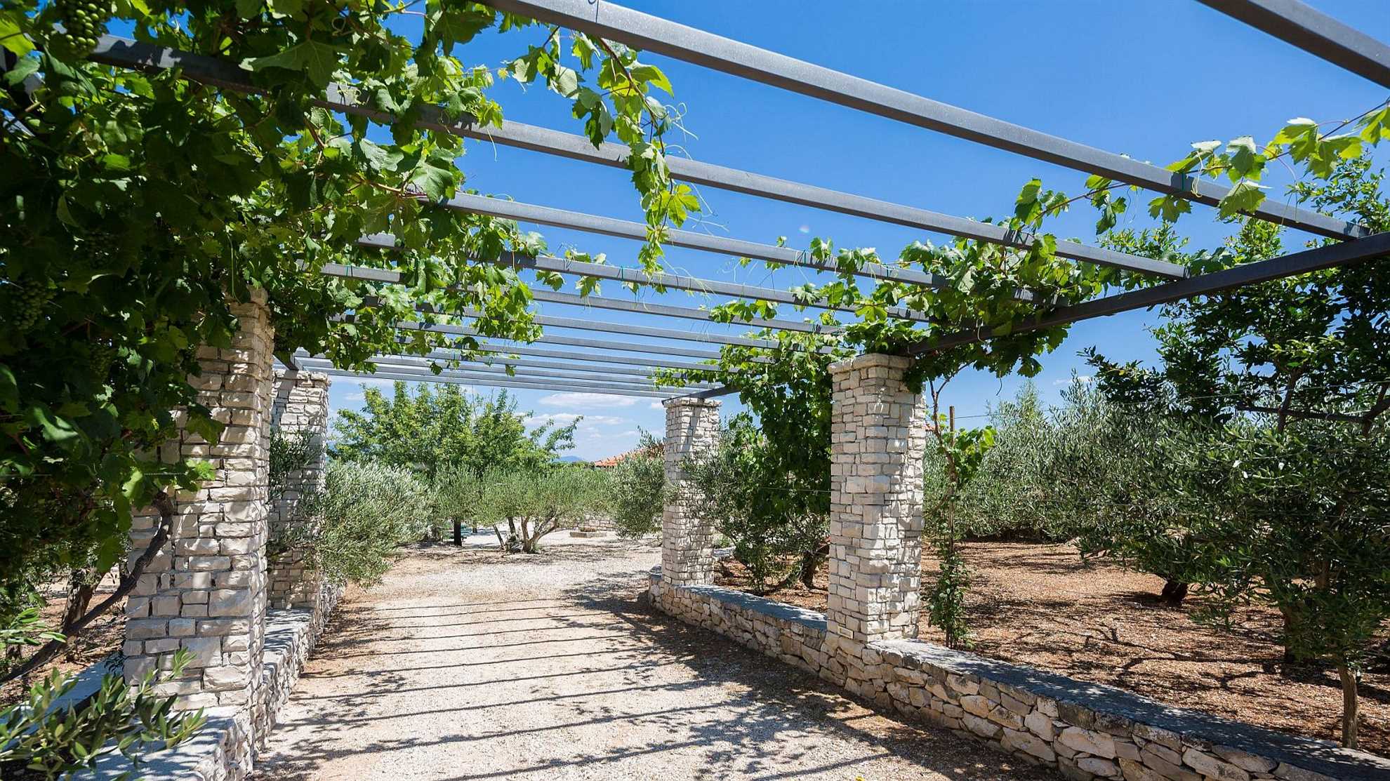 Lovely traditional stone villa on the island