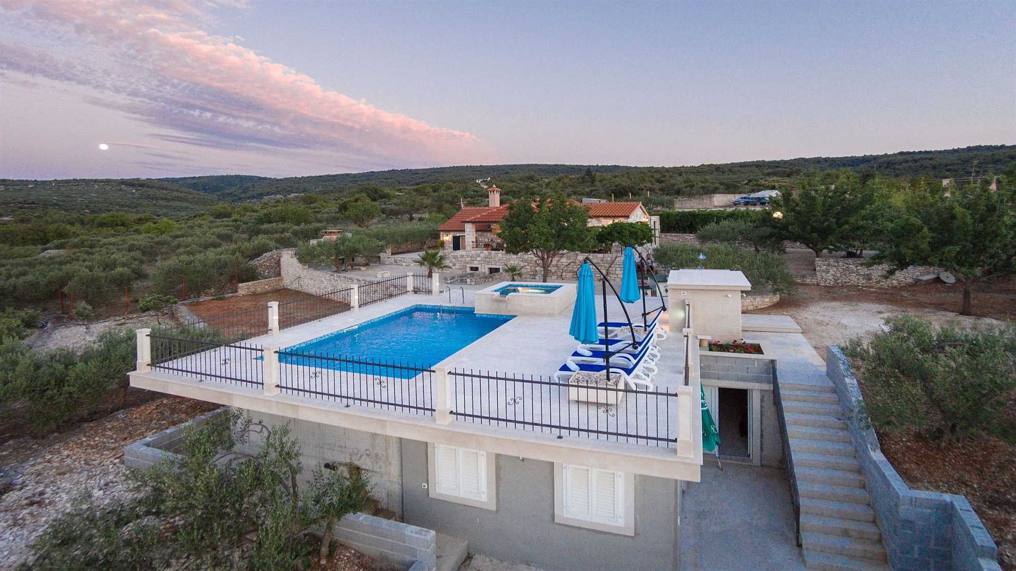 Lovely traditional stone villa on the island
