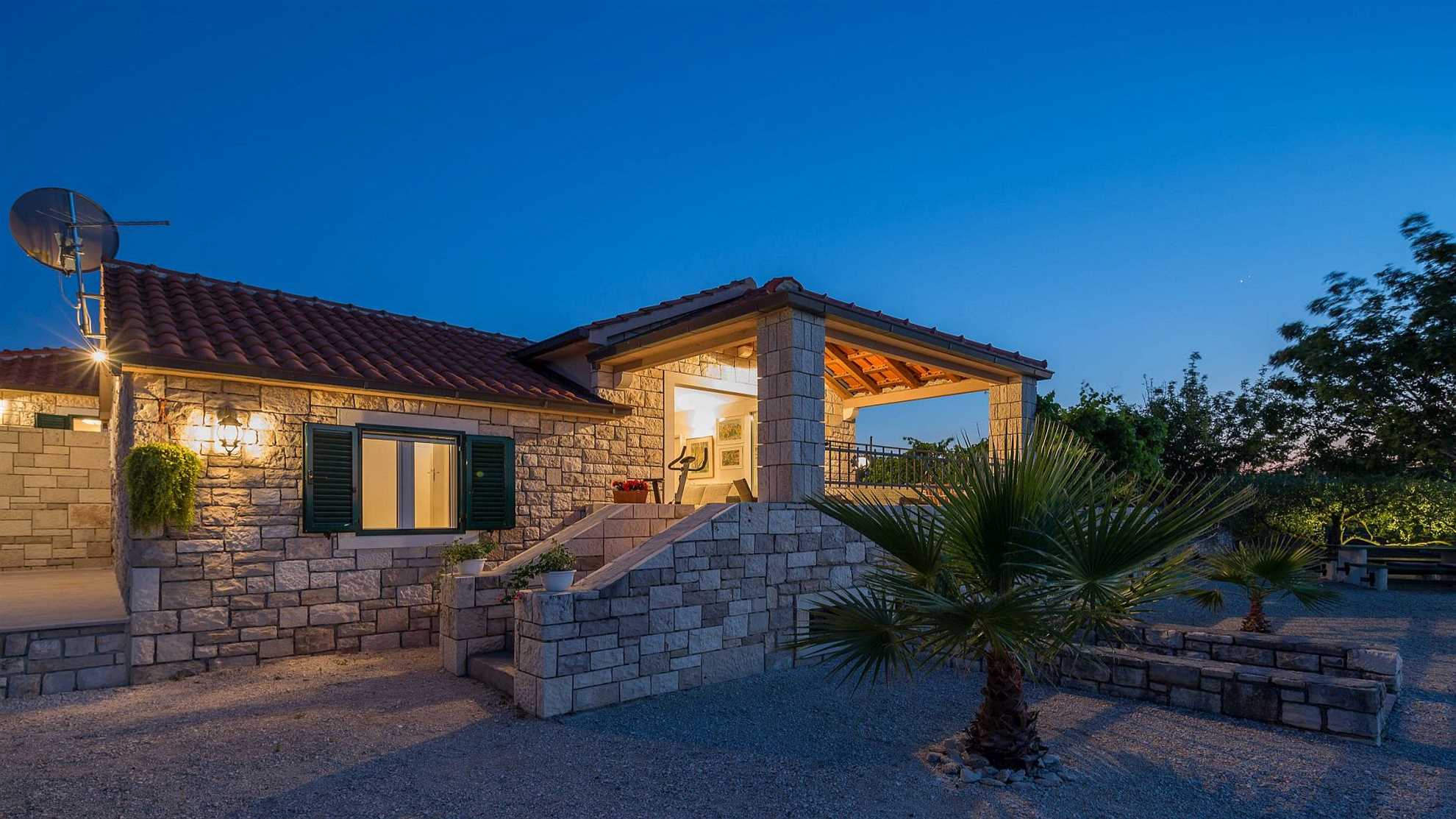Lovely traditional stone villa on the island