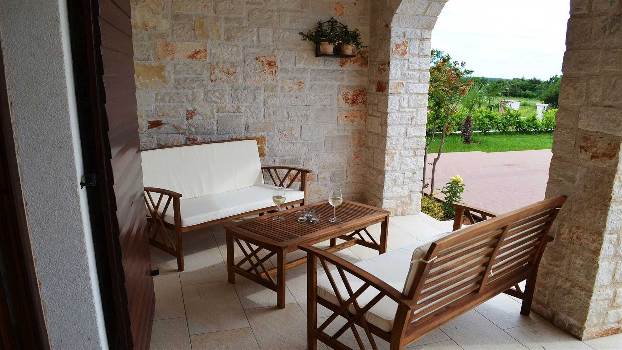Spacious poolside villa with beautiful garden