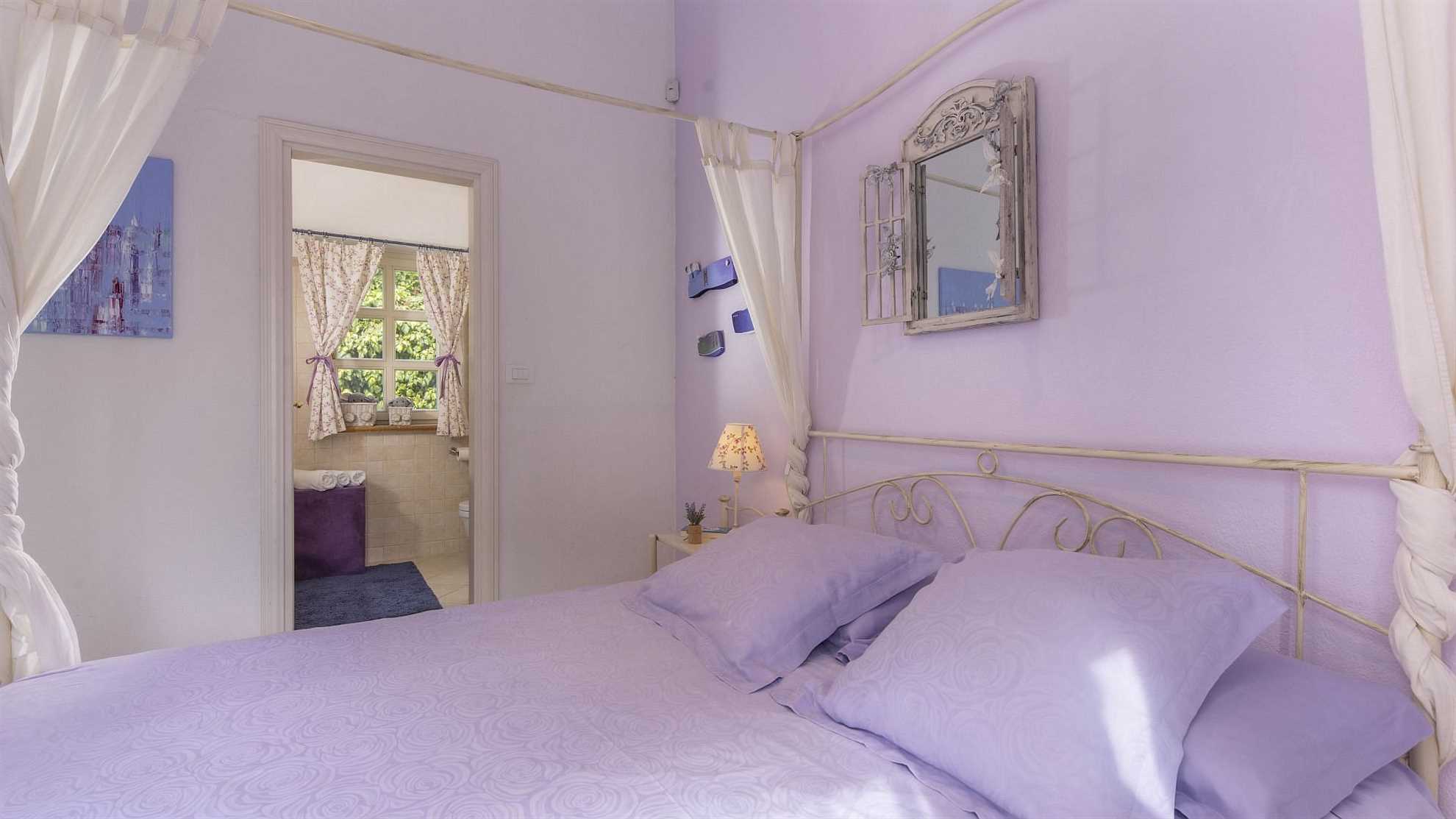 Lovely poolside villa with beautiful garden in Tinjan