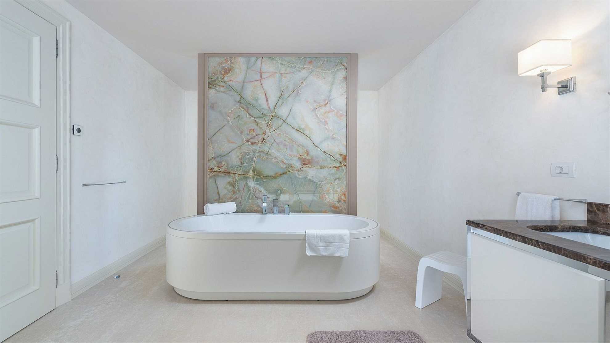 A modern villa in Vabriga with a pool and a graden