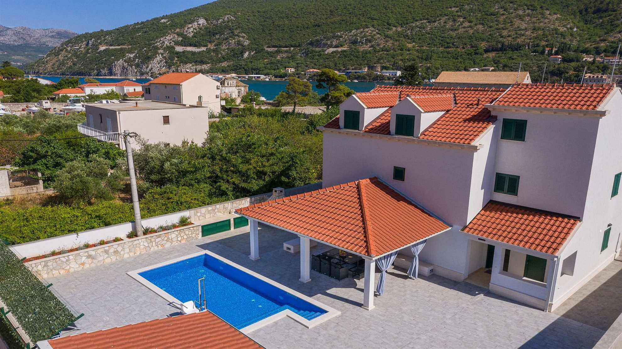 Spacious villa with elevator near Dubrovnik