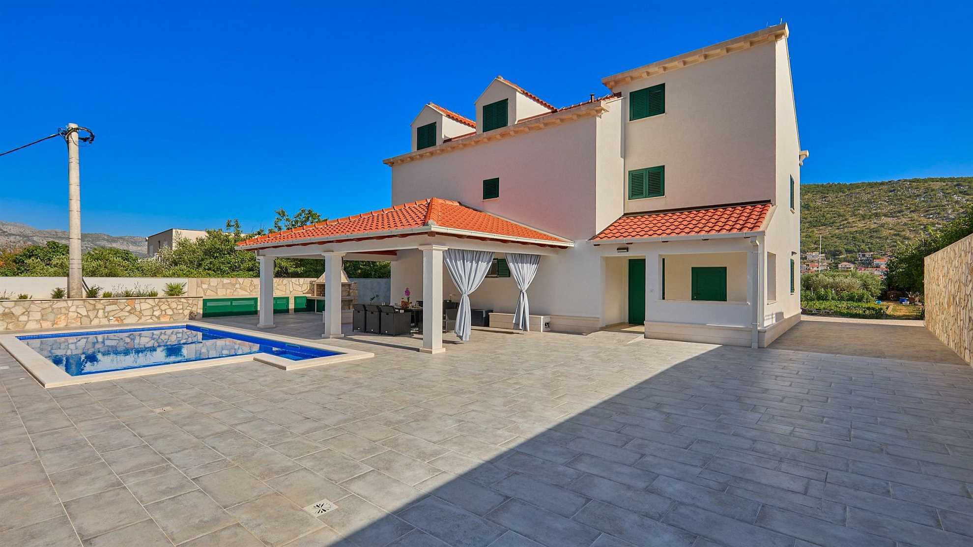 Spacious villa with elevator near Dubrovnik