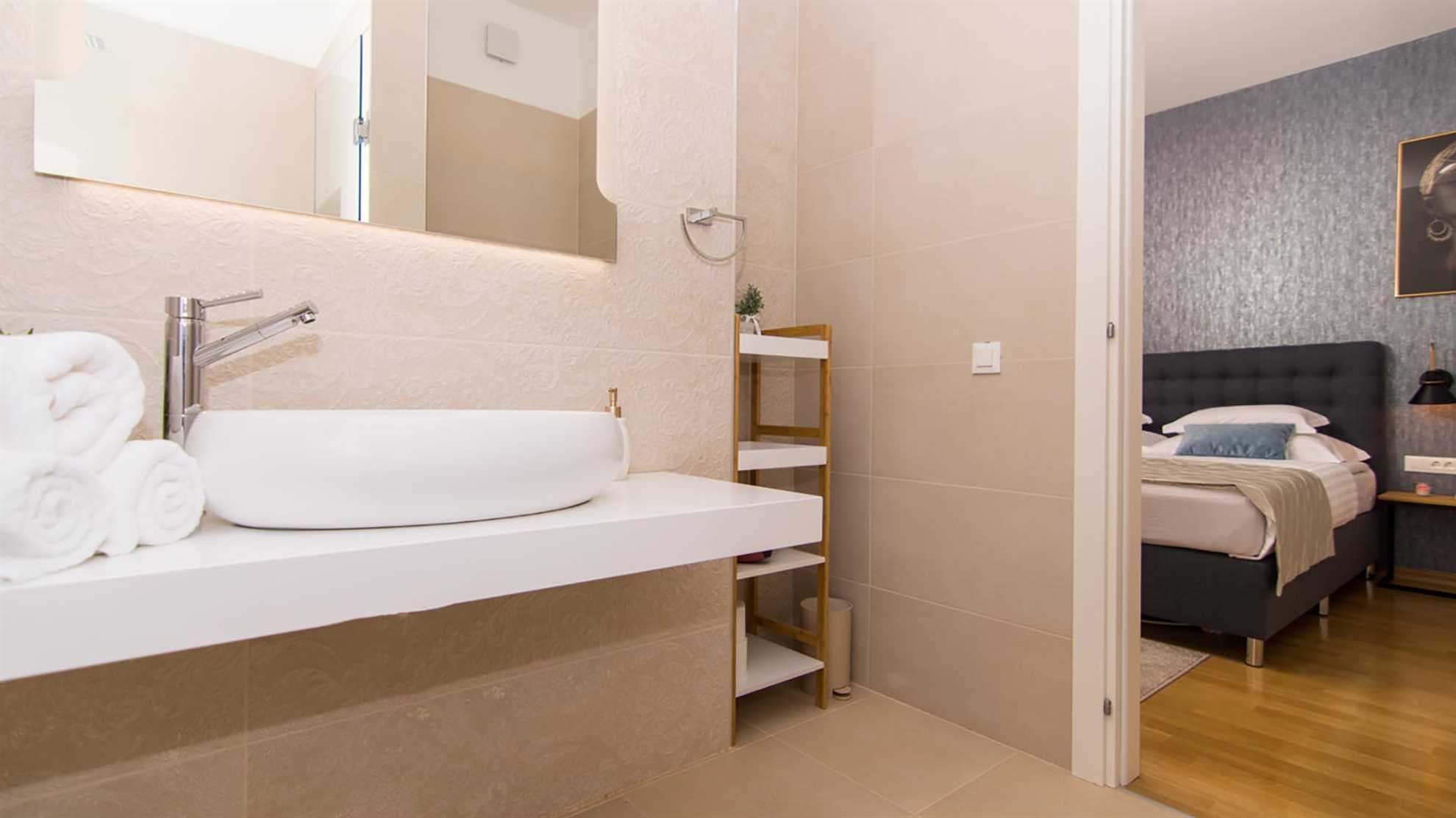 Luxurious villa with heated pool near Split