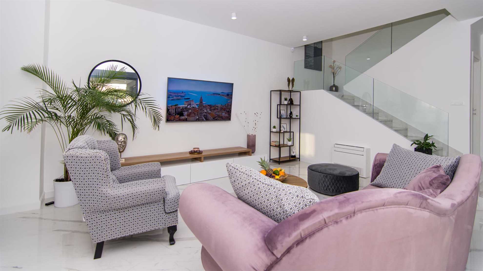 Luxurious villa with heated pool near Split
