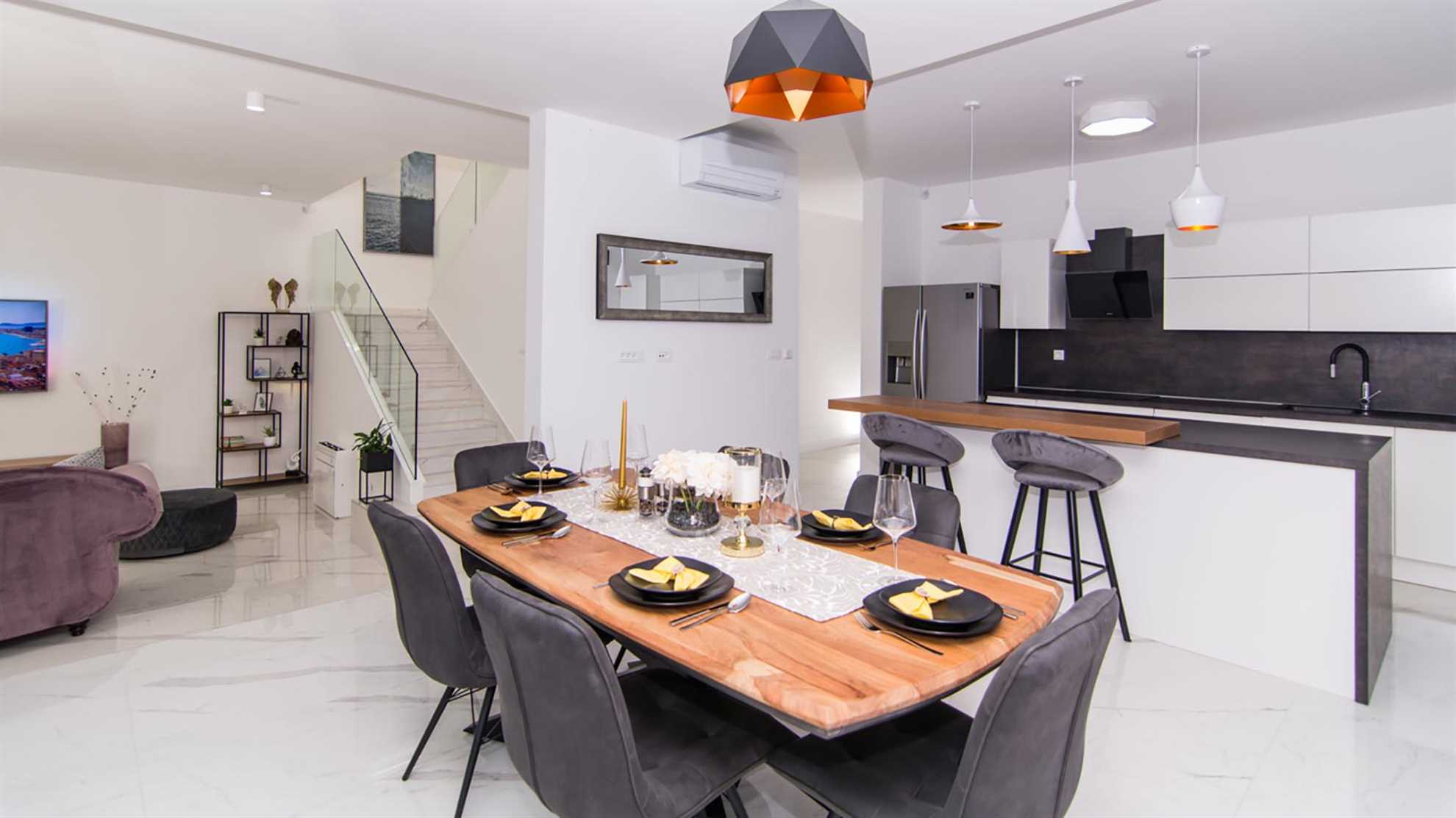 Luxurious villa with heated pool near Split