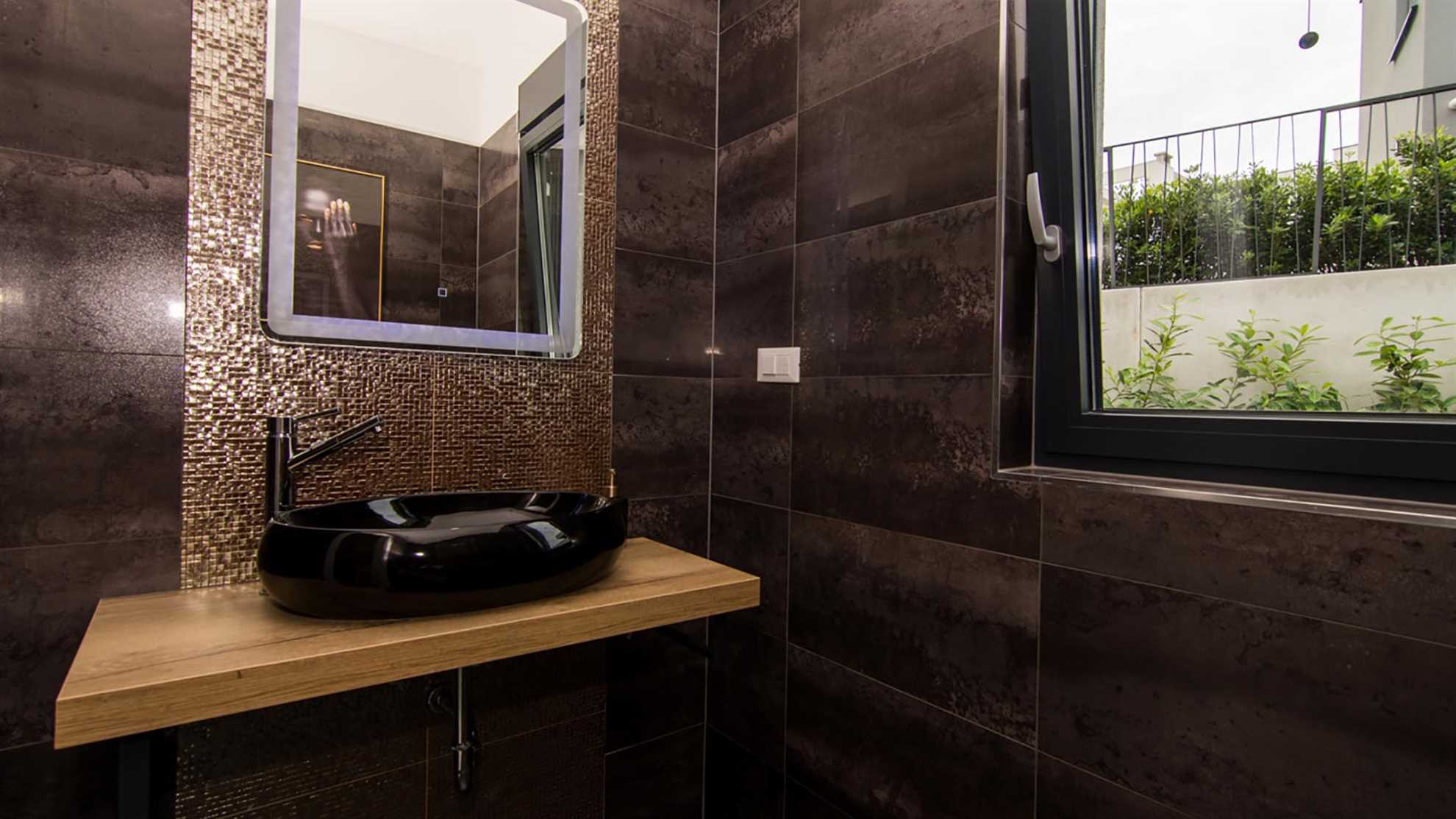 Luxurious villa with heated pool near Split